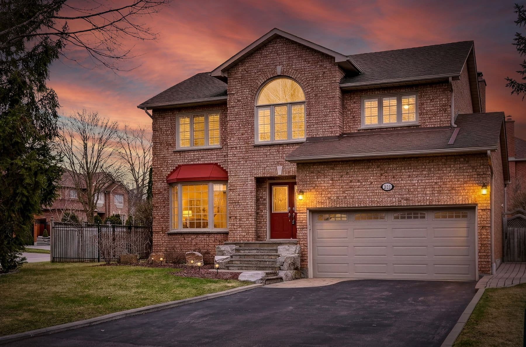 60 Emmett Place, Whitby, ON L1R 2B4