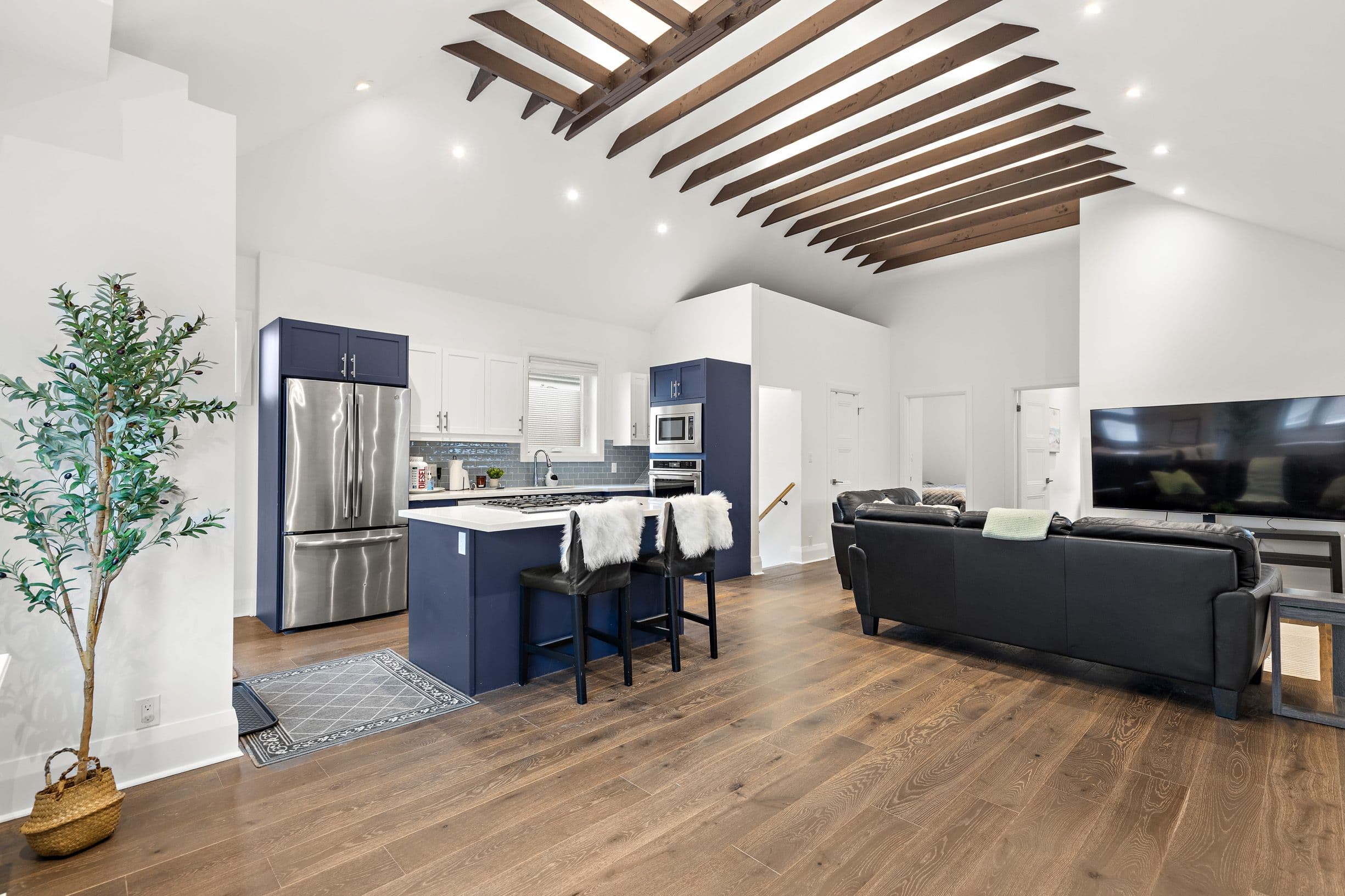 14 Bracebridge Avenue E, Toronto E03, ON M4C 2X7