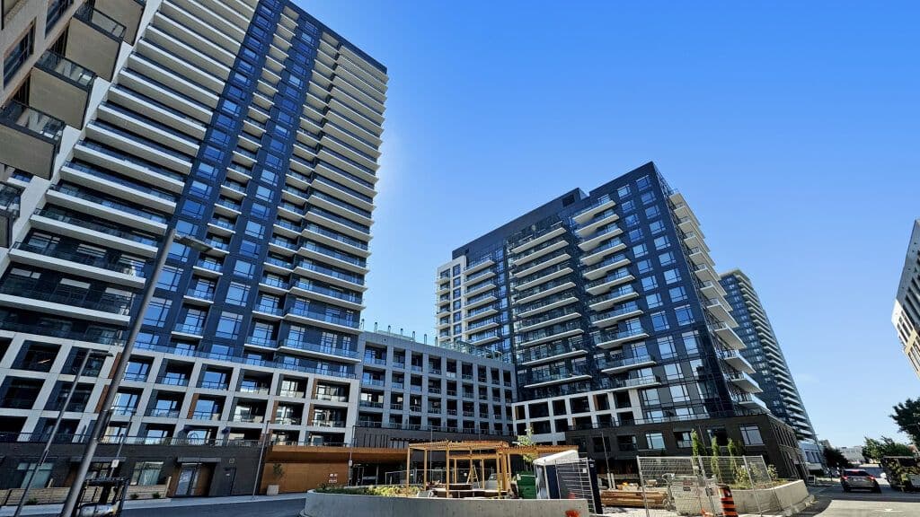 7950 Bathurst Street B2304, Vaughan, ON L4J 0L4