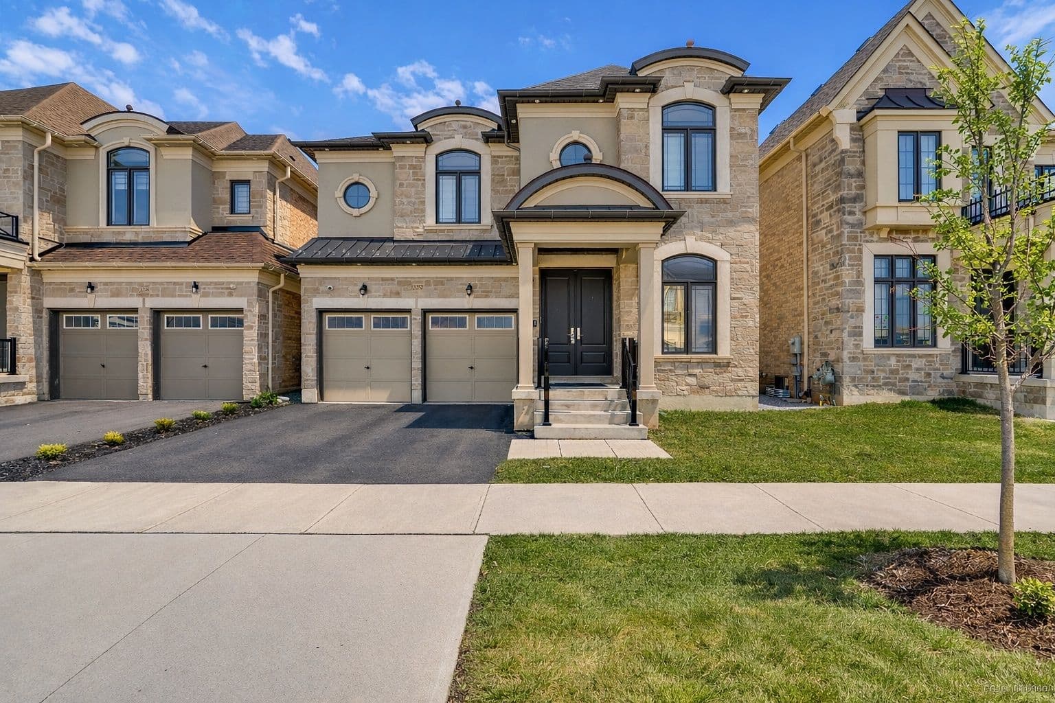1252 Queens Plate Road, Oakville, ON L6M 5M2
