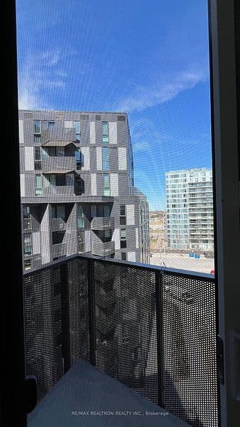 30 Tretti Way 703, Toronto C06, ON M3H 0E3