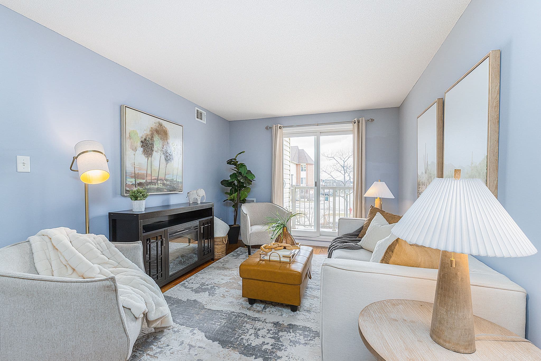 31 Petra Way 2, Whitby, ON L1R 0A7