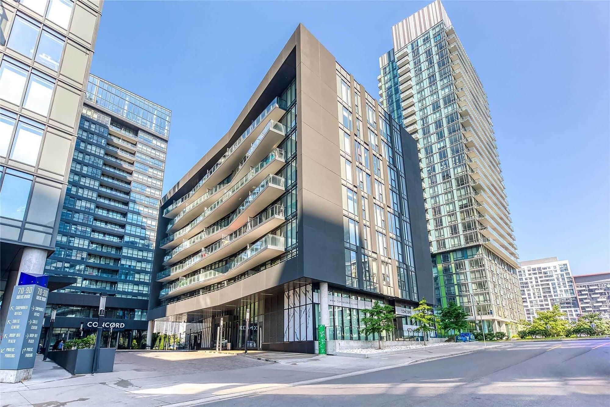 90 Queens Wharf Road 703, Toronto C01, ON M5V 0J4
