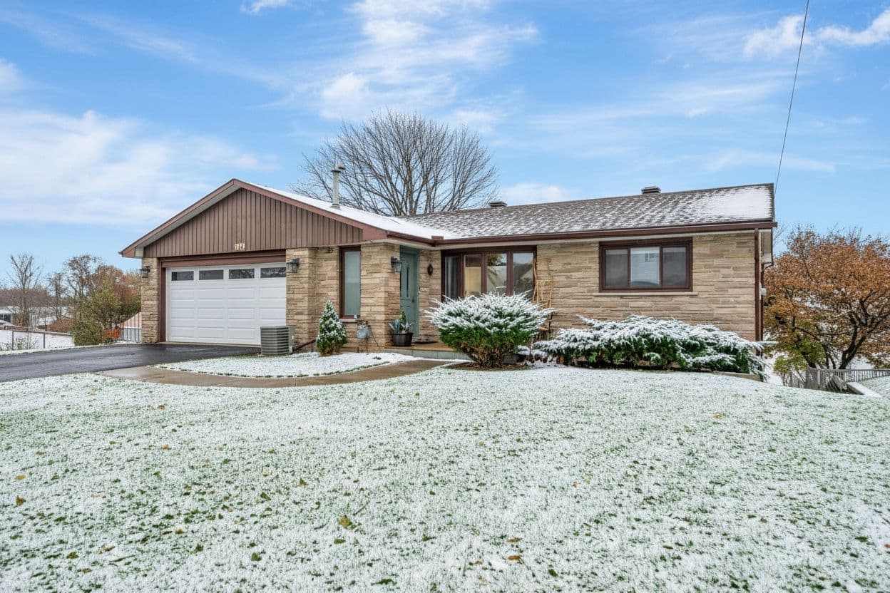 212 Main Street, Deseronto, ON K0K 1X0