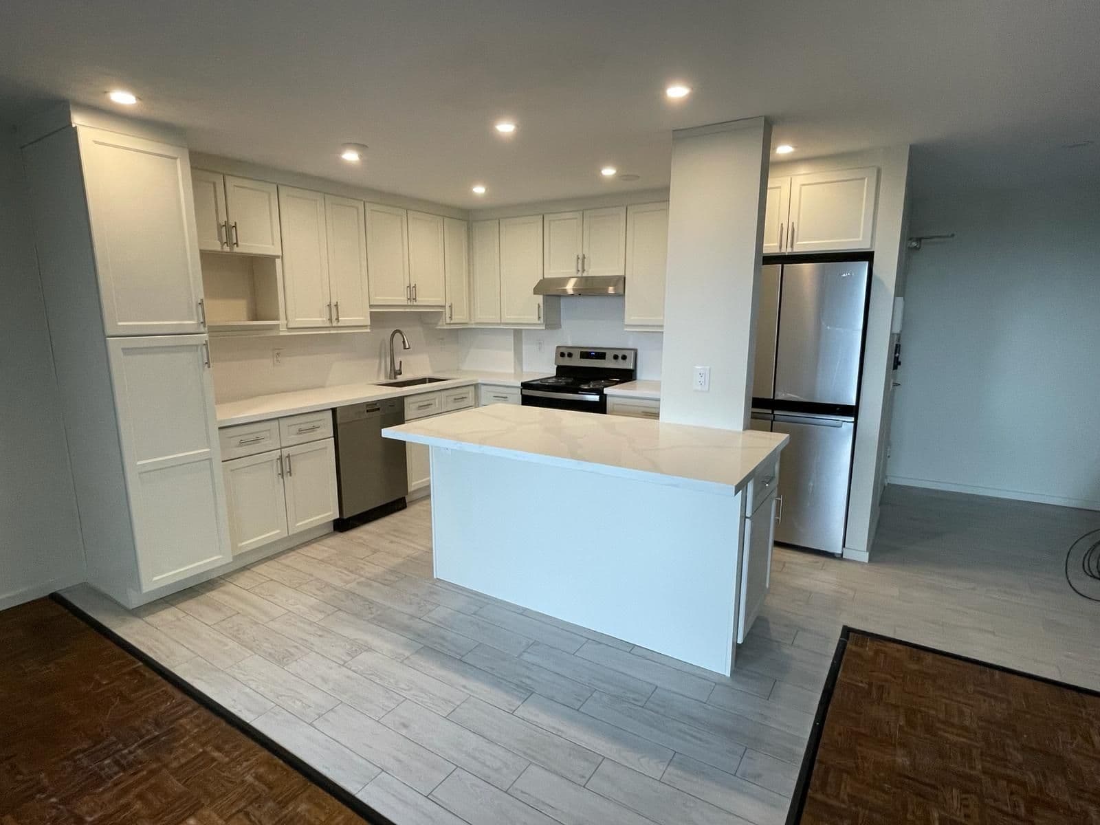 85 Emmett Avenue 601, Toronto W04, ON M6M 5A2