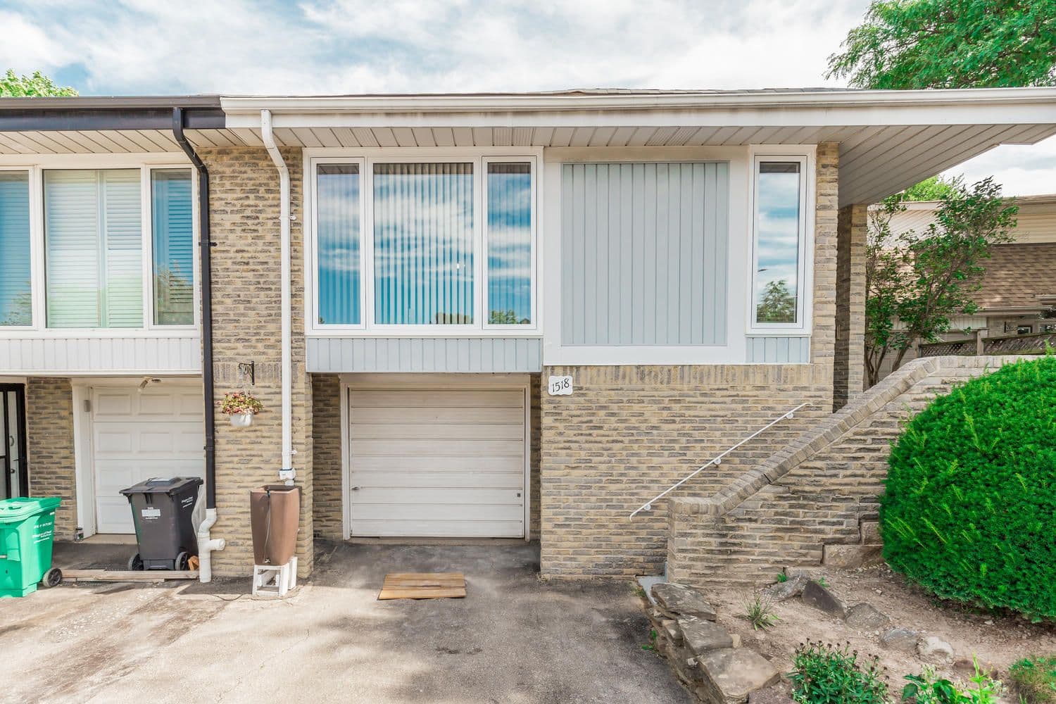 1518 Oran Court Upper, Mississauga, ON L5N 1L3
