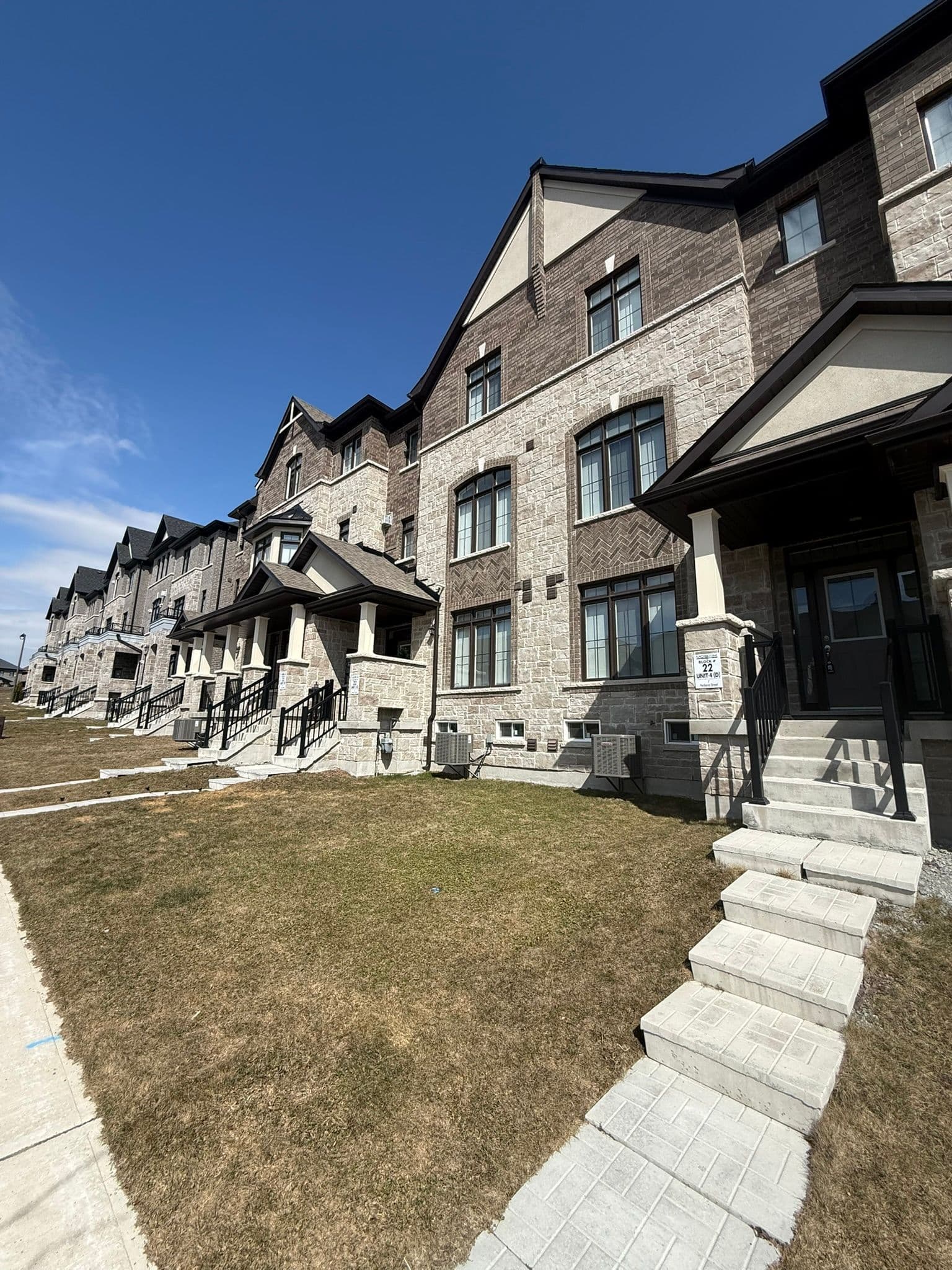 7 Verbena Street, East Gwillimbury, ON L9N 0T6