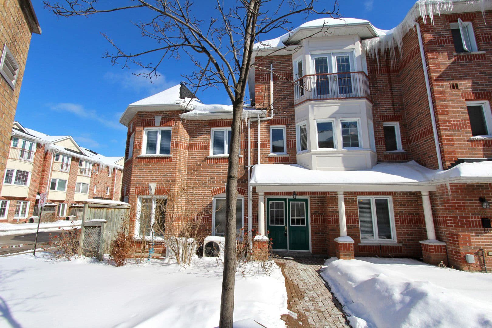 151 Townsgate Drive 83, Vaughan, ON L4J 8J7