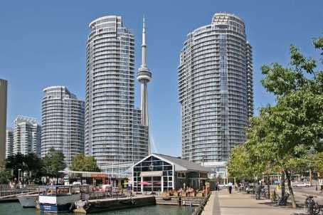 208 QUEENS Quay 1709, Toronto C01, ON M5J 2Y5