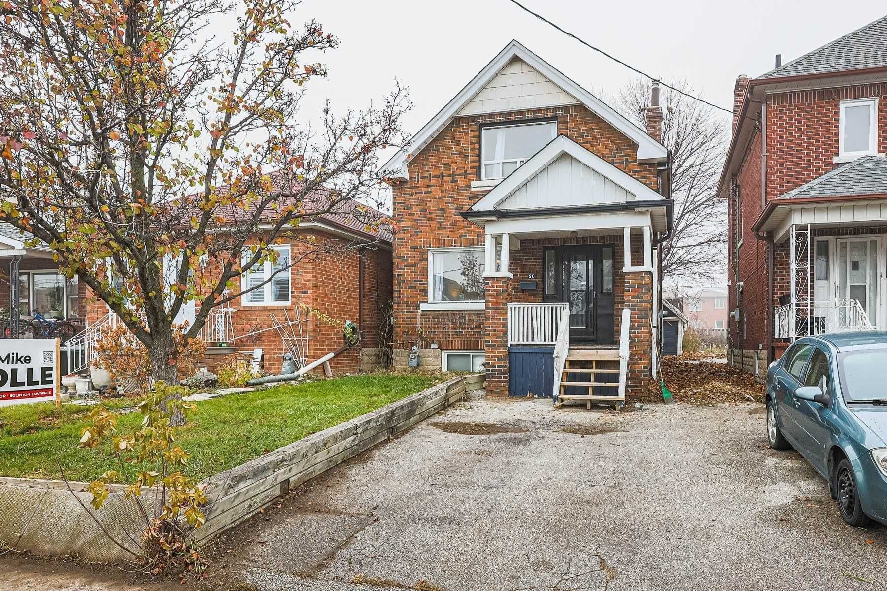 30 Bowie Avenue, Toronto W04, ON M6E 2P1