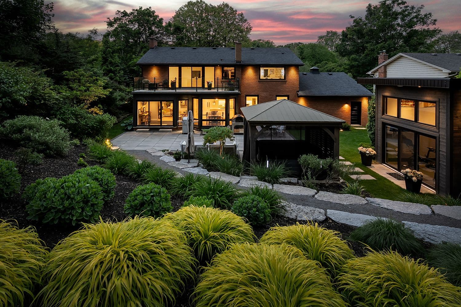 111 Judith Crescent, Hamilton, ON L9G 1L3