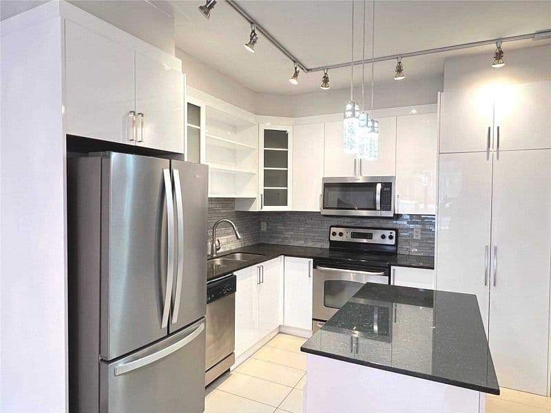 37 Galleria Parkway 101, Markham, ON L3T 0A5