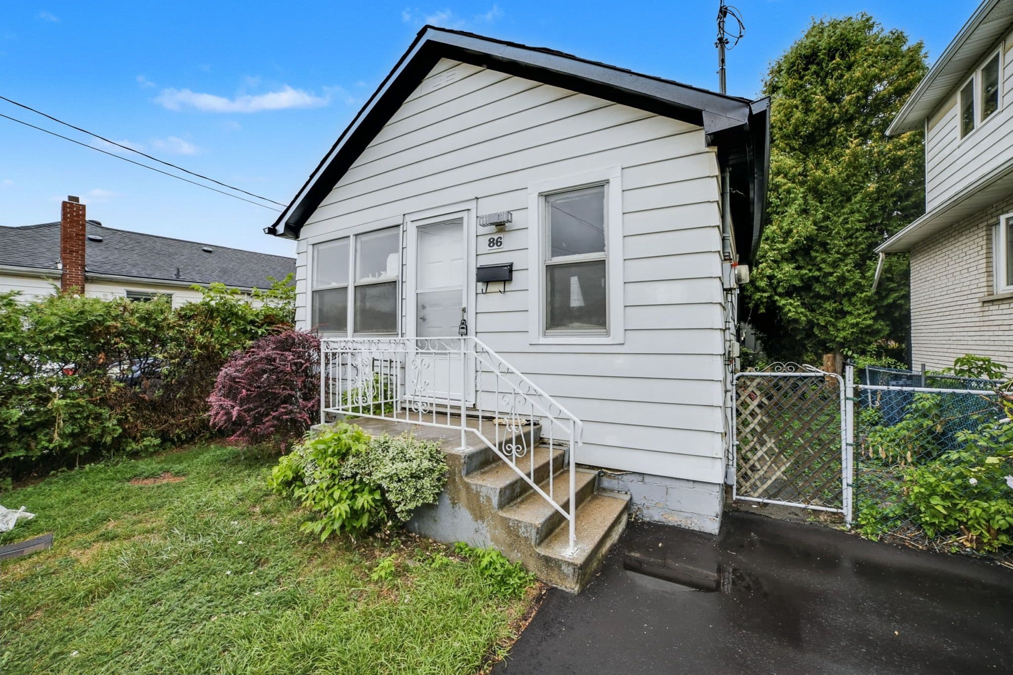 86 Adair Avenue S, Hamilton, ON L8K 3S5