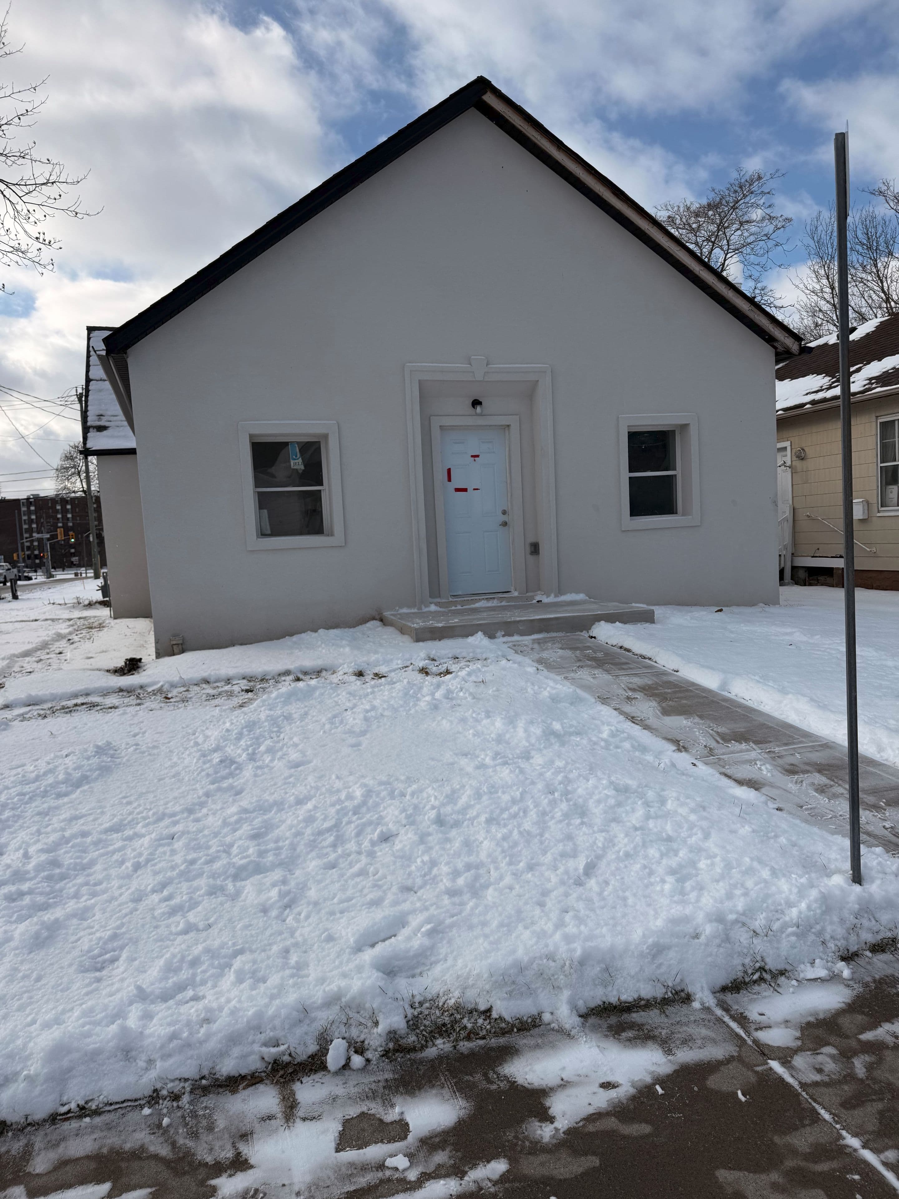 293 Louis Avenue, Windsor, ON N9A 1W1