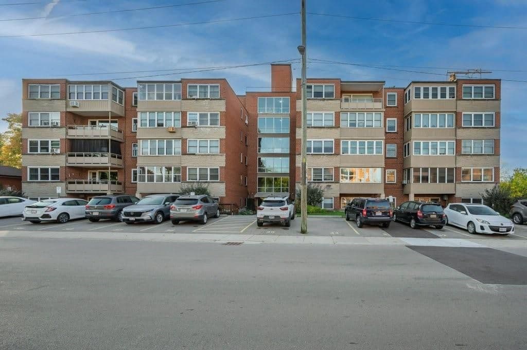 9 Grant Boulevard 201, Hamilton, ON L9H 4L5