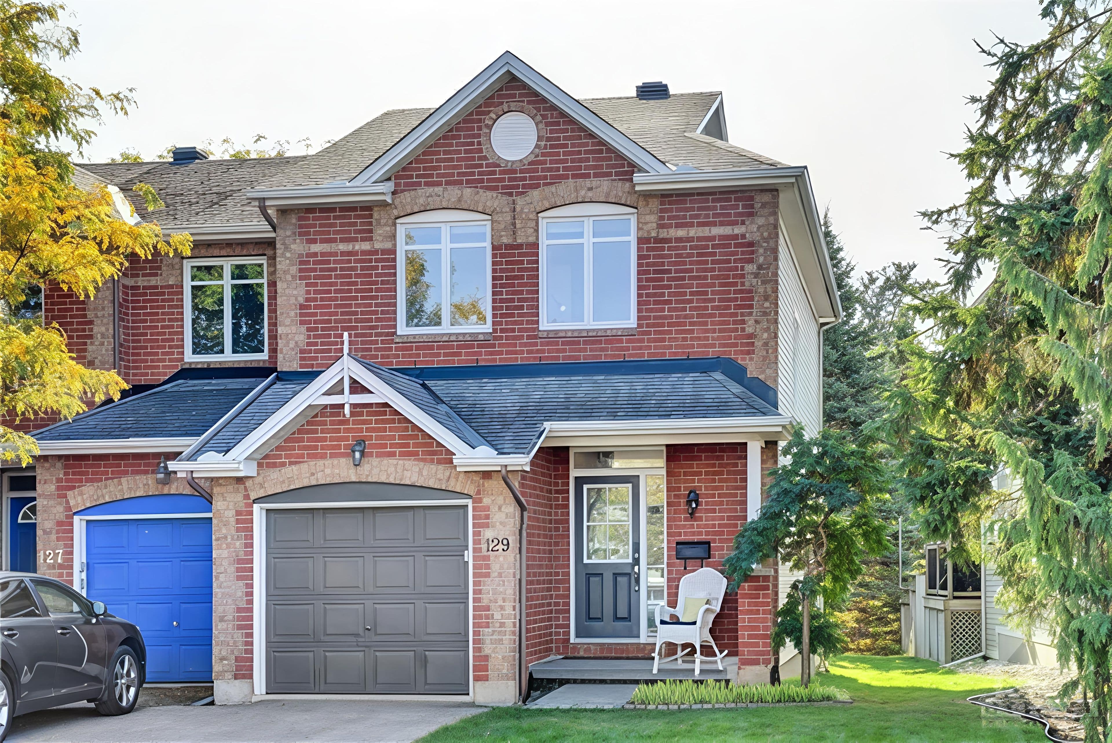 129 Hearst Way, Kanata, ON K2L 4G5