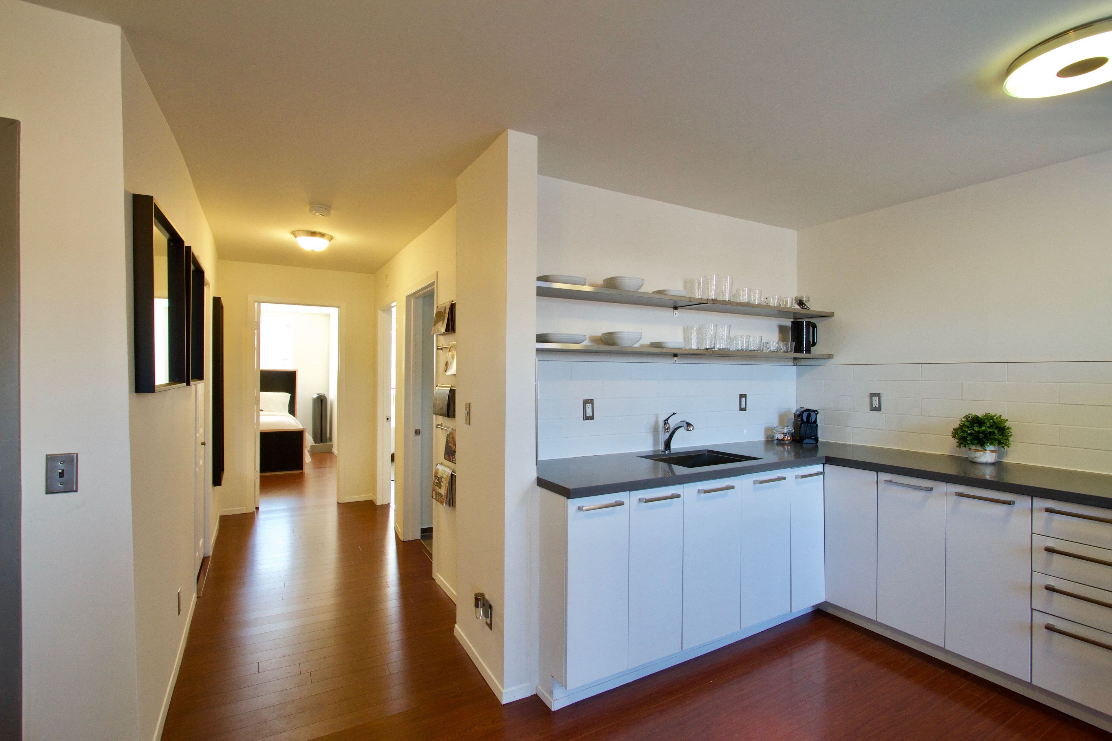 1130 Queen Street W 3, Toronto C01, ON M6J 1J3