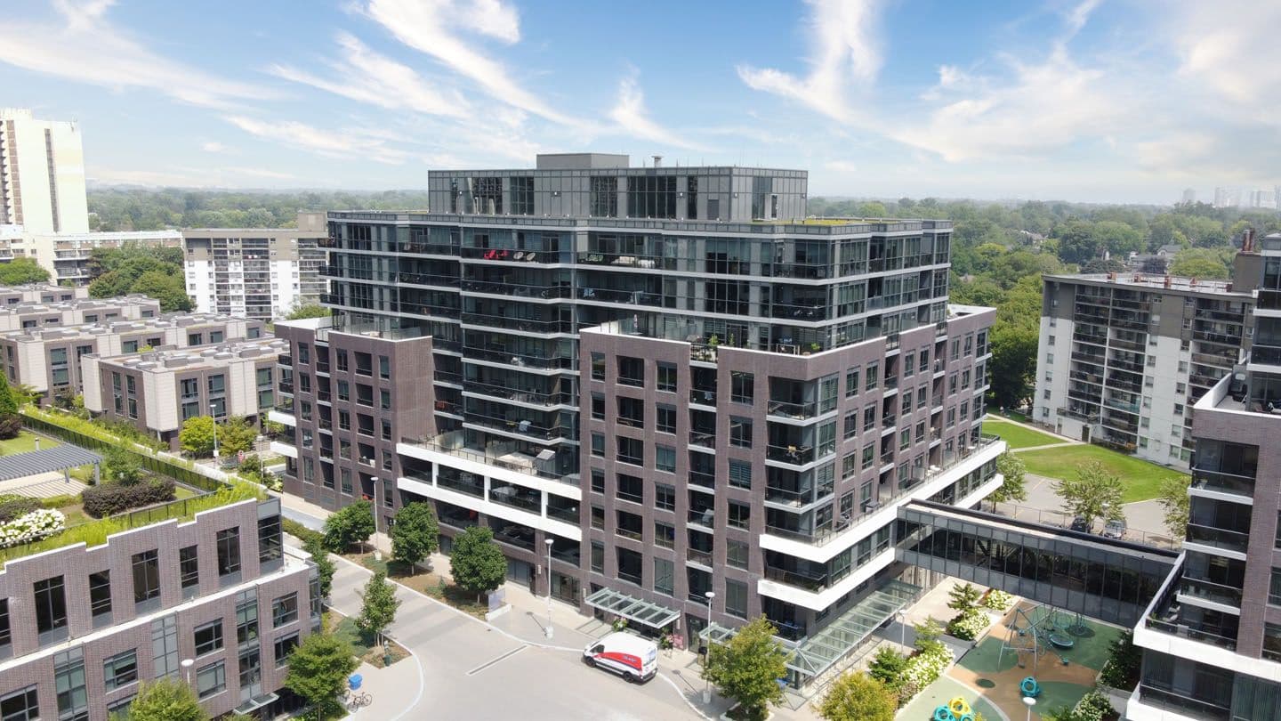 26 Gibbs Road 641, Toronto W08, ON M9B 0E3