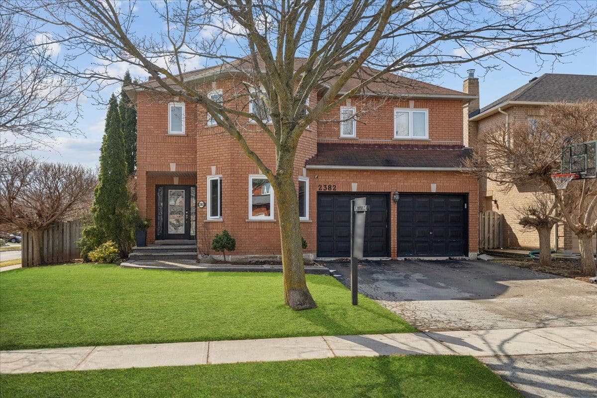 2382 Towne Boulevard, Oakville, ON L6H 5X6