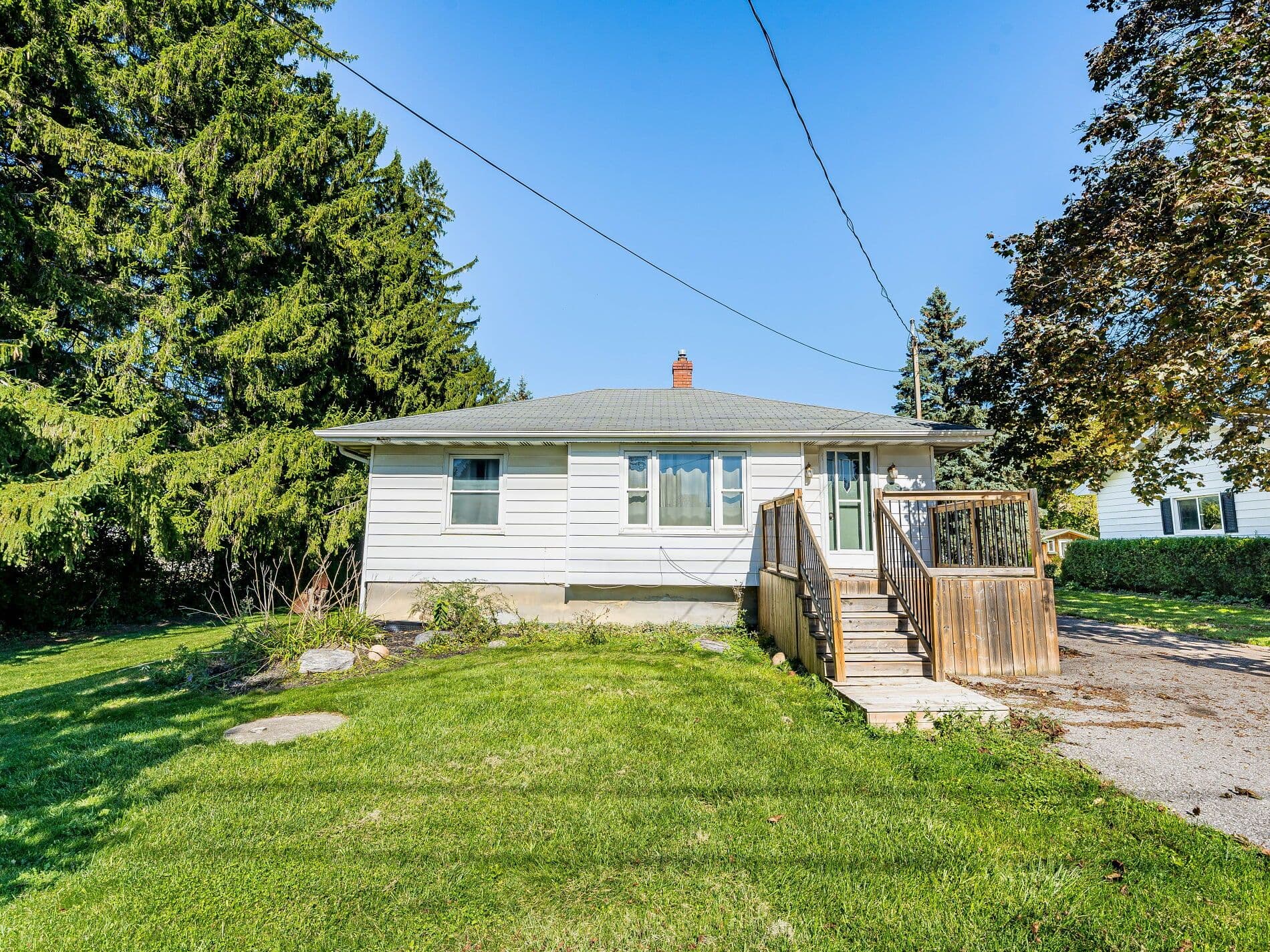 148 Winchester Road E, Whitby, ON L1M 1X2