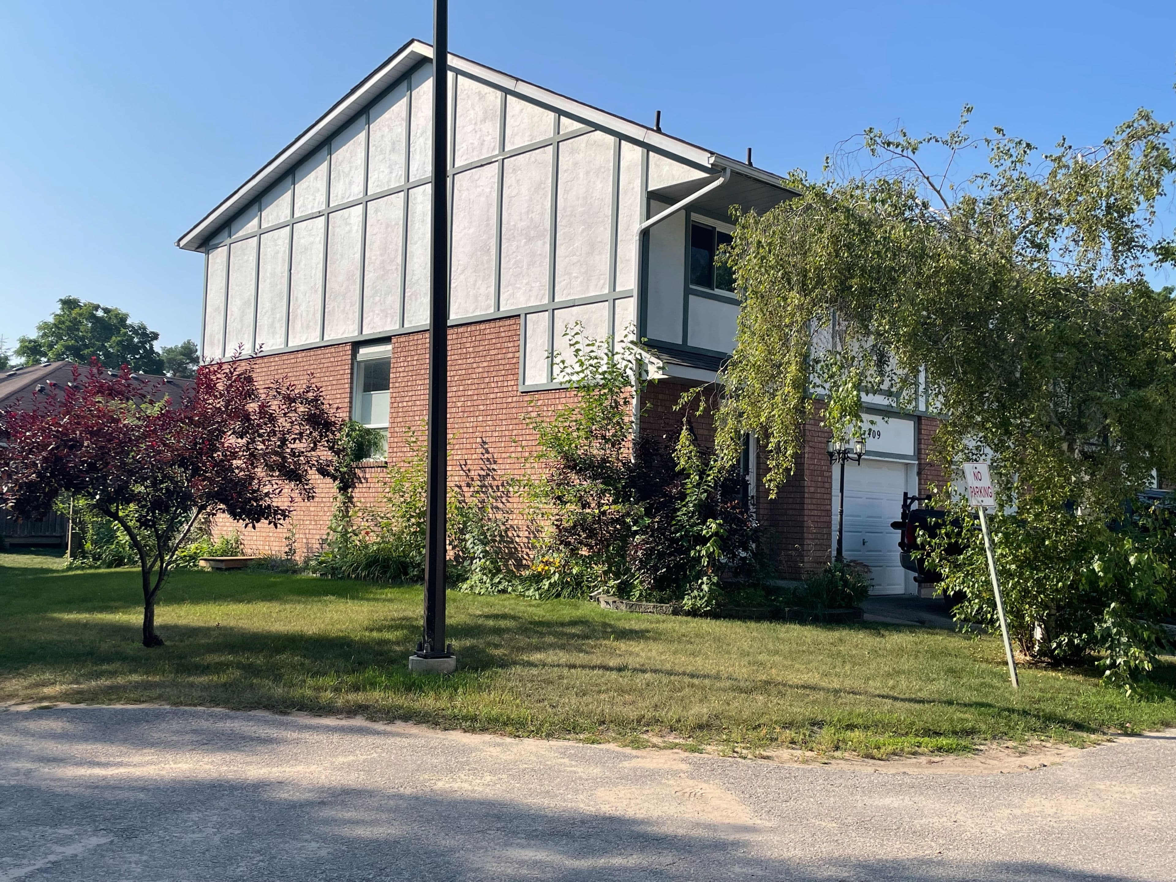 409 Thomas Street, Clearview, ON L0M 1S0