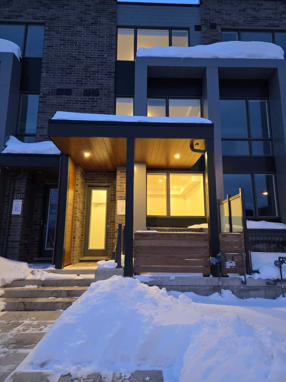 38 Green Gardens Boulevard, Toronto C04, ON M6A 0E6