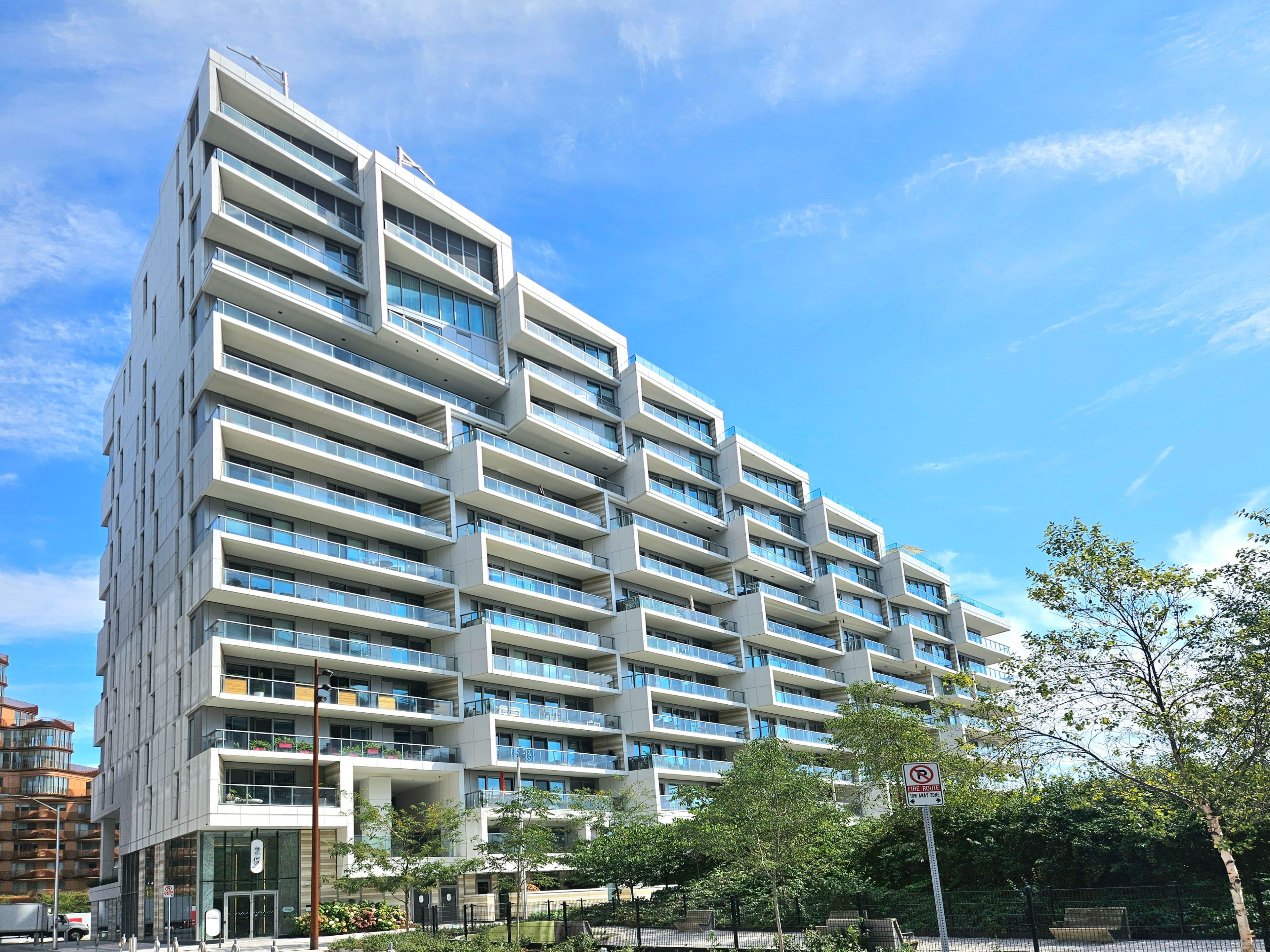 118 Merchants' Wharf N/A 215, Toronto C08, ON M5A 0L3