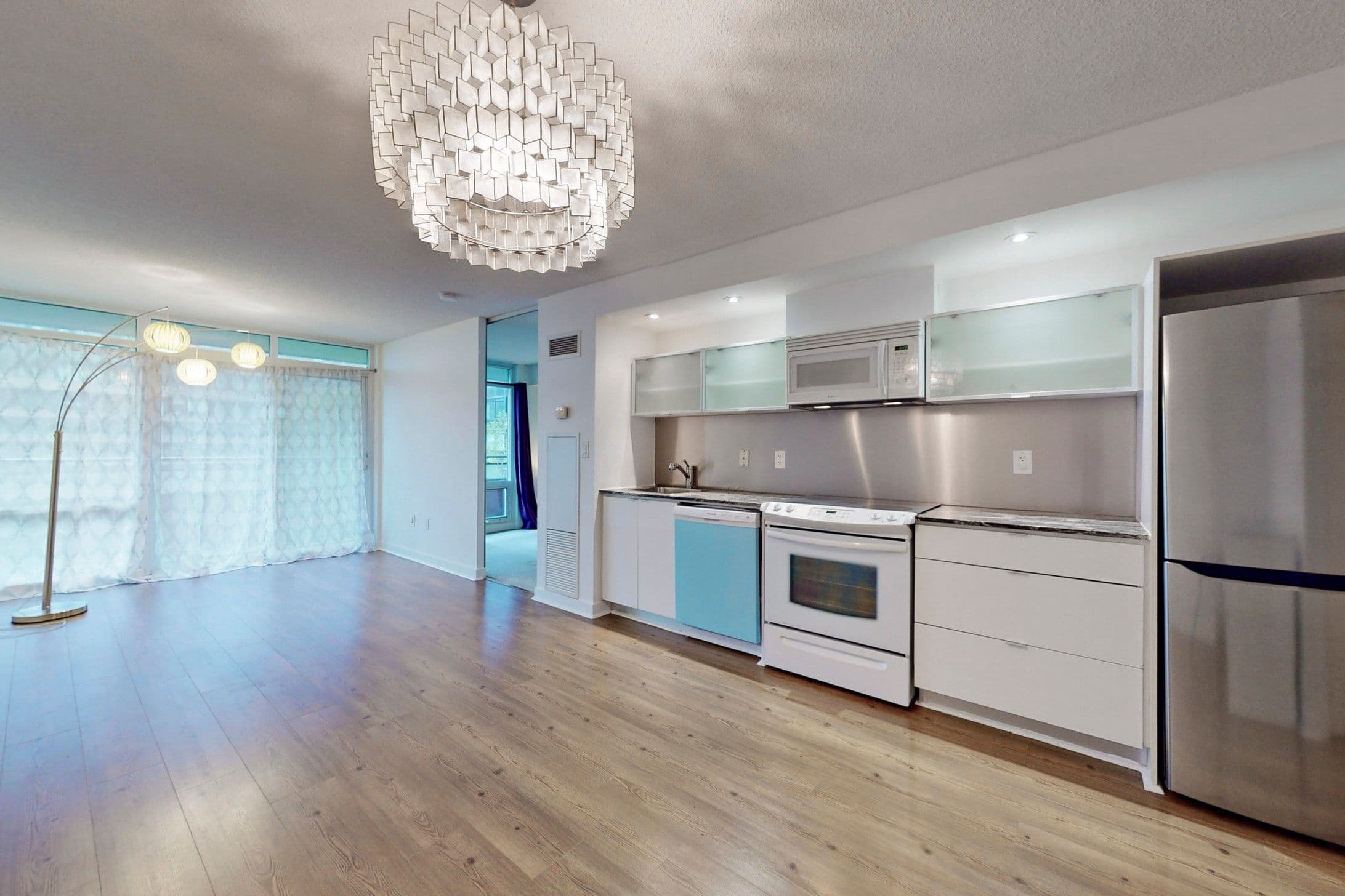 4K Spadina Avenue 523, Toronto C01, ON M5V 3Y9