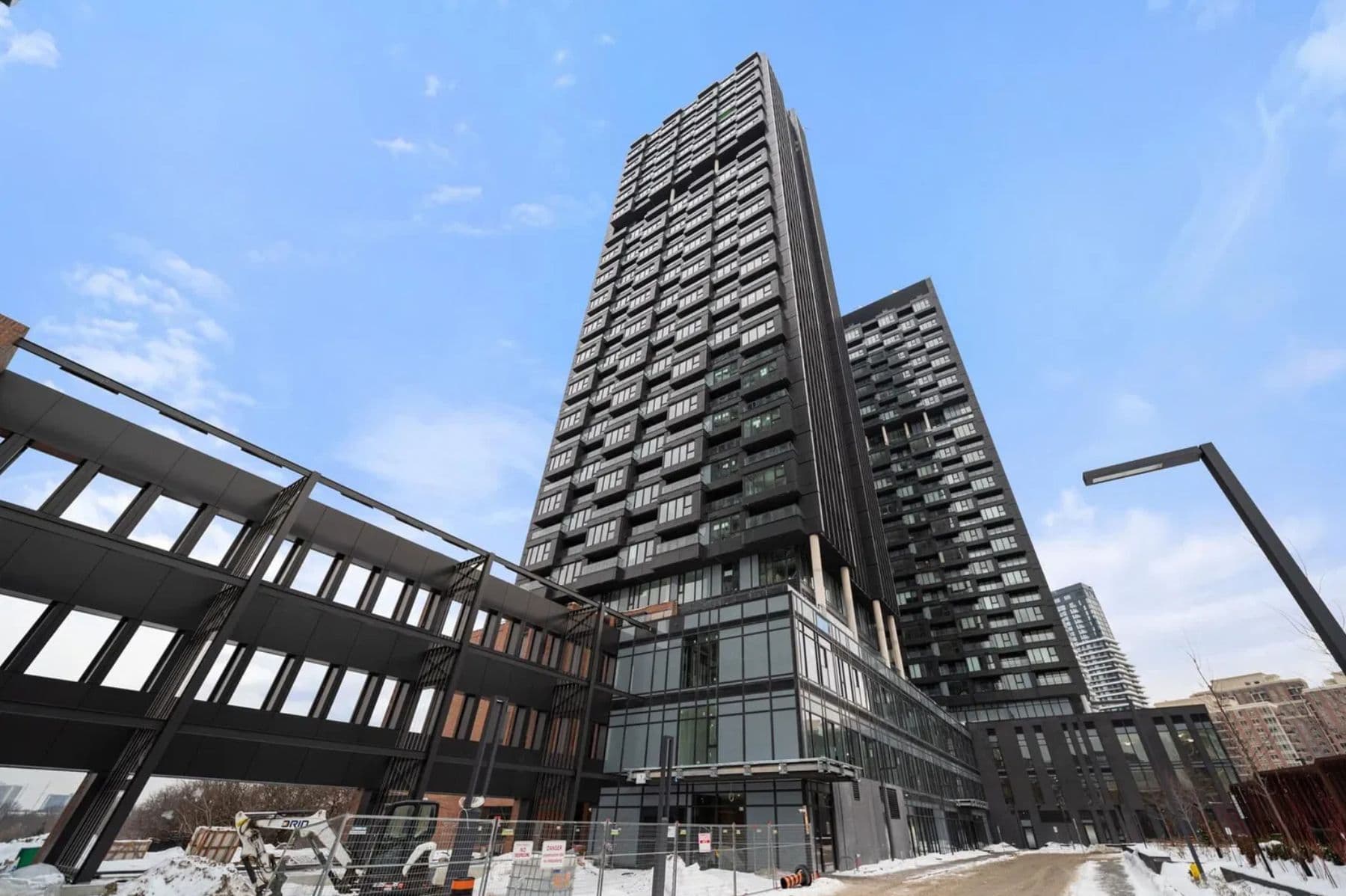 1 Quarrington Lane 2502, Toronto C13, ON M3C 0S4