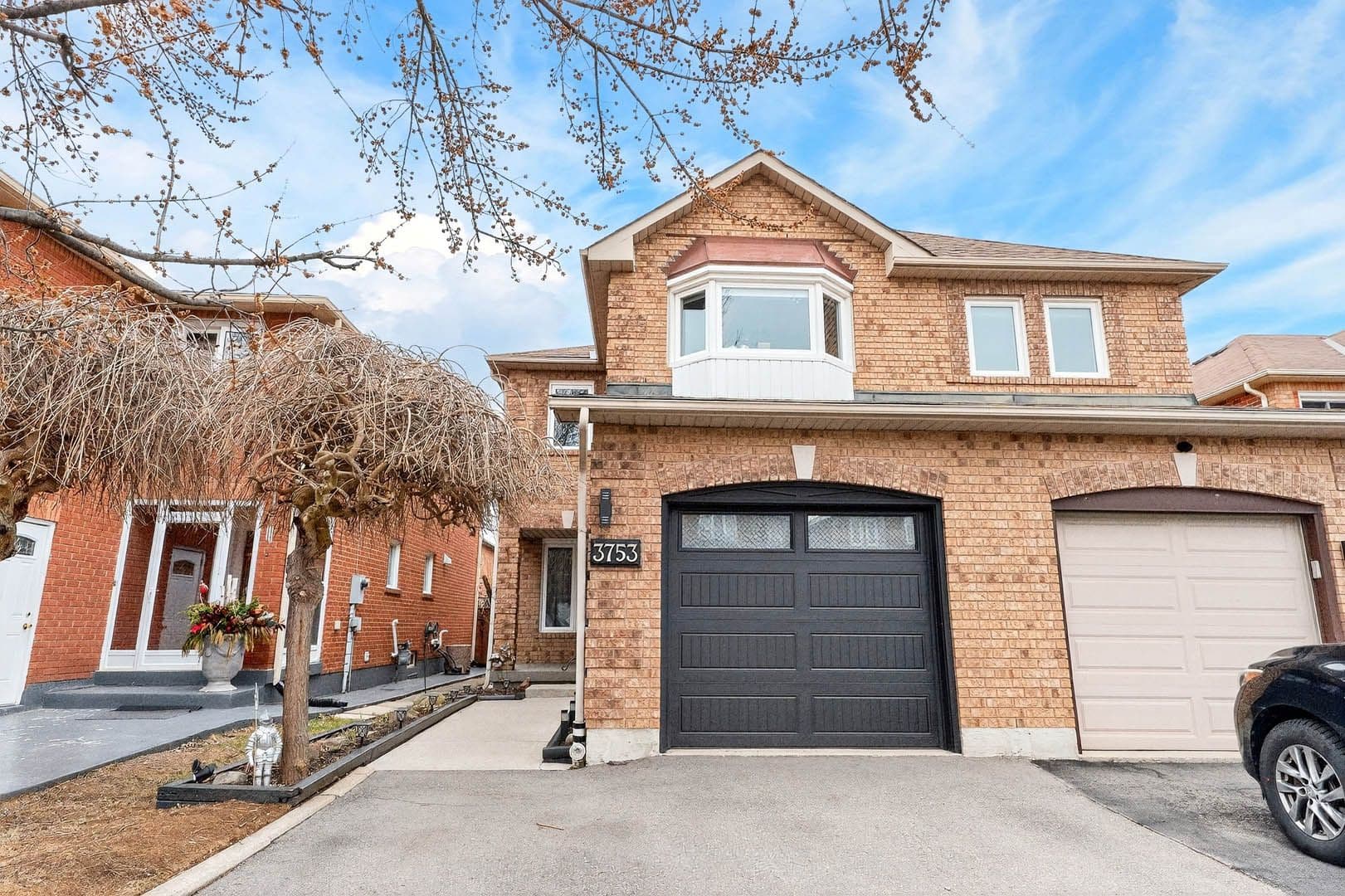 3753 Densbury Drive, Mississauga, ON L5N 6Z2