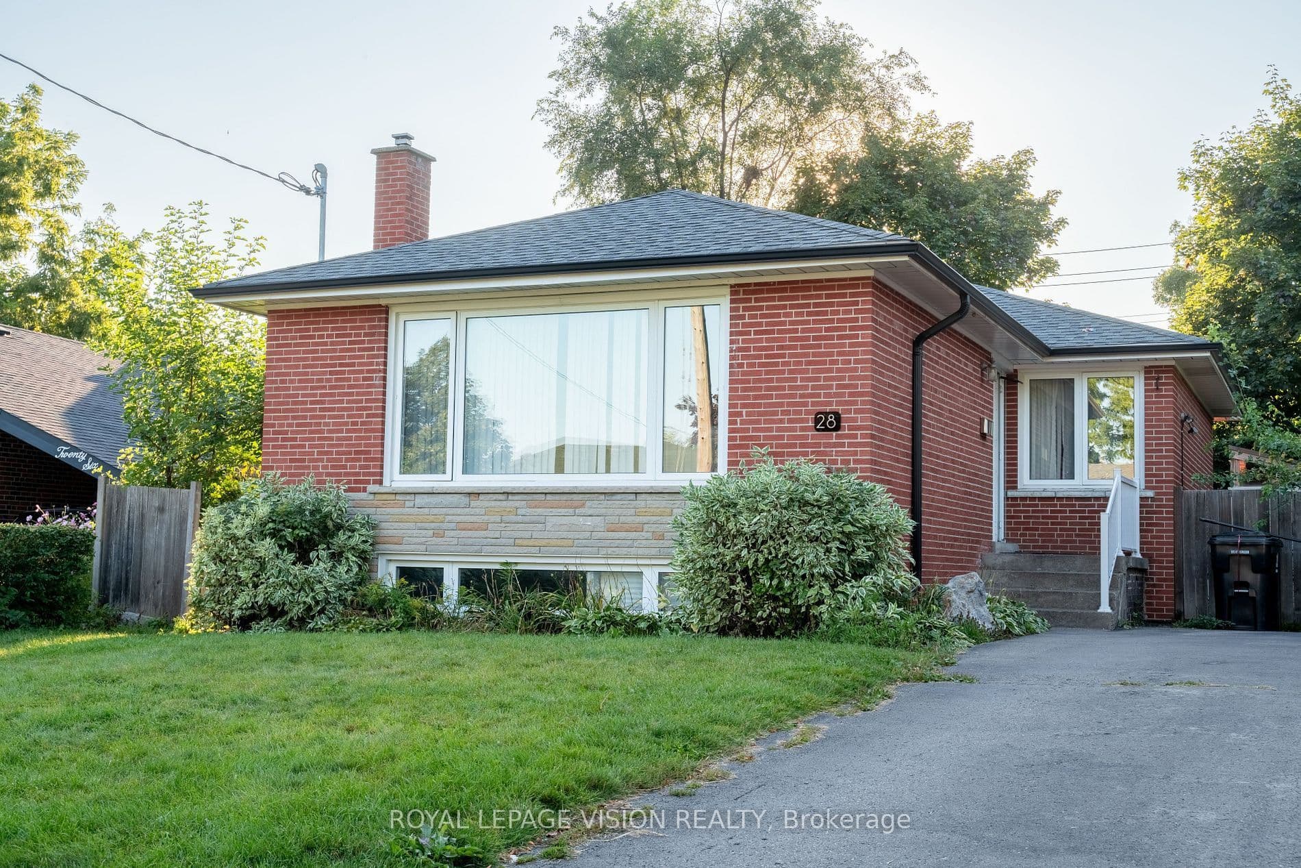 28 Jeffton Crescent, Toronto E09, ON M1G 2R5