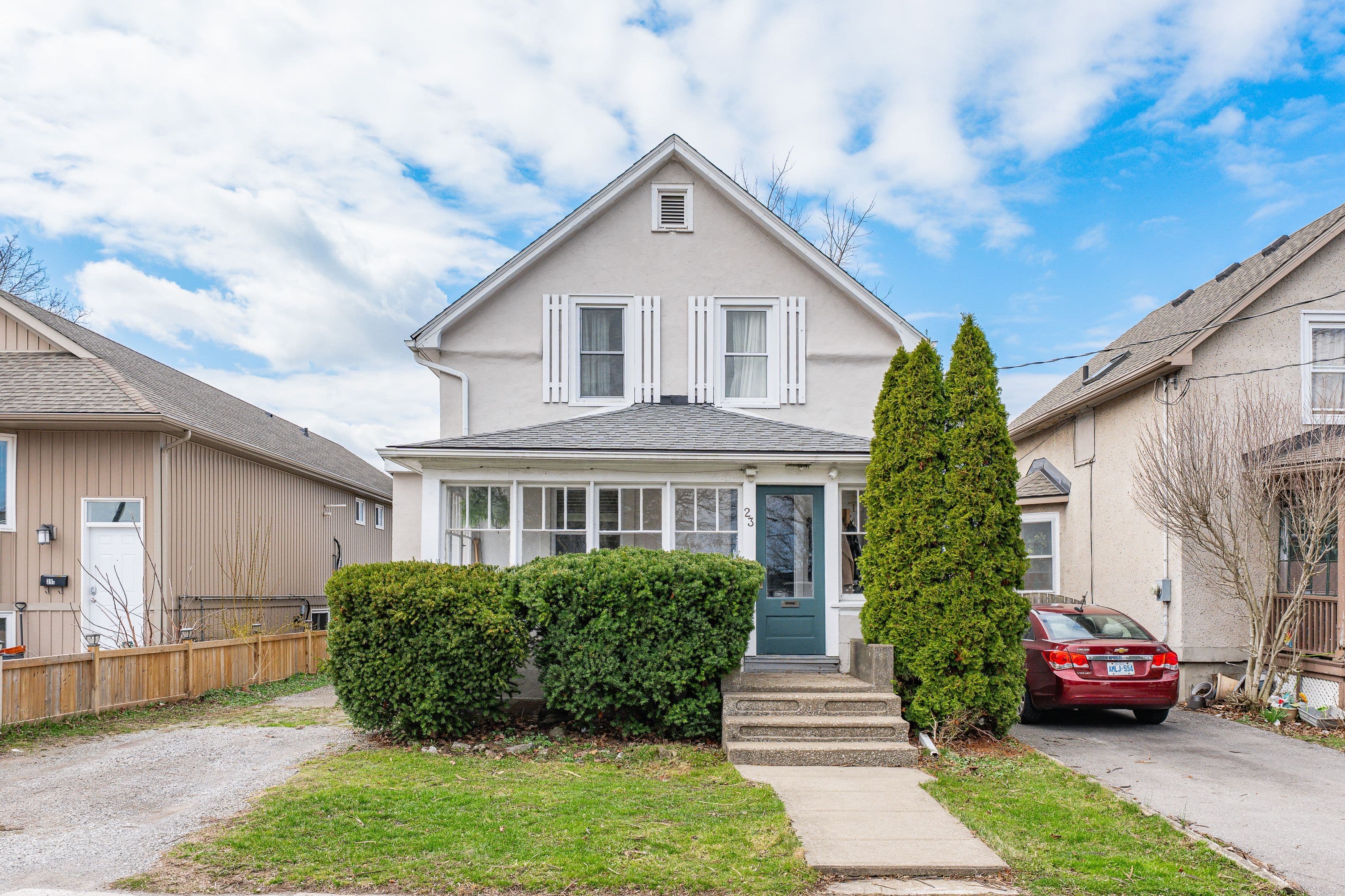 23 Pinecrest Avenue, St. Catharines, ON L2T 1C6