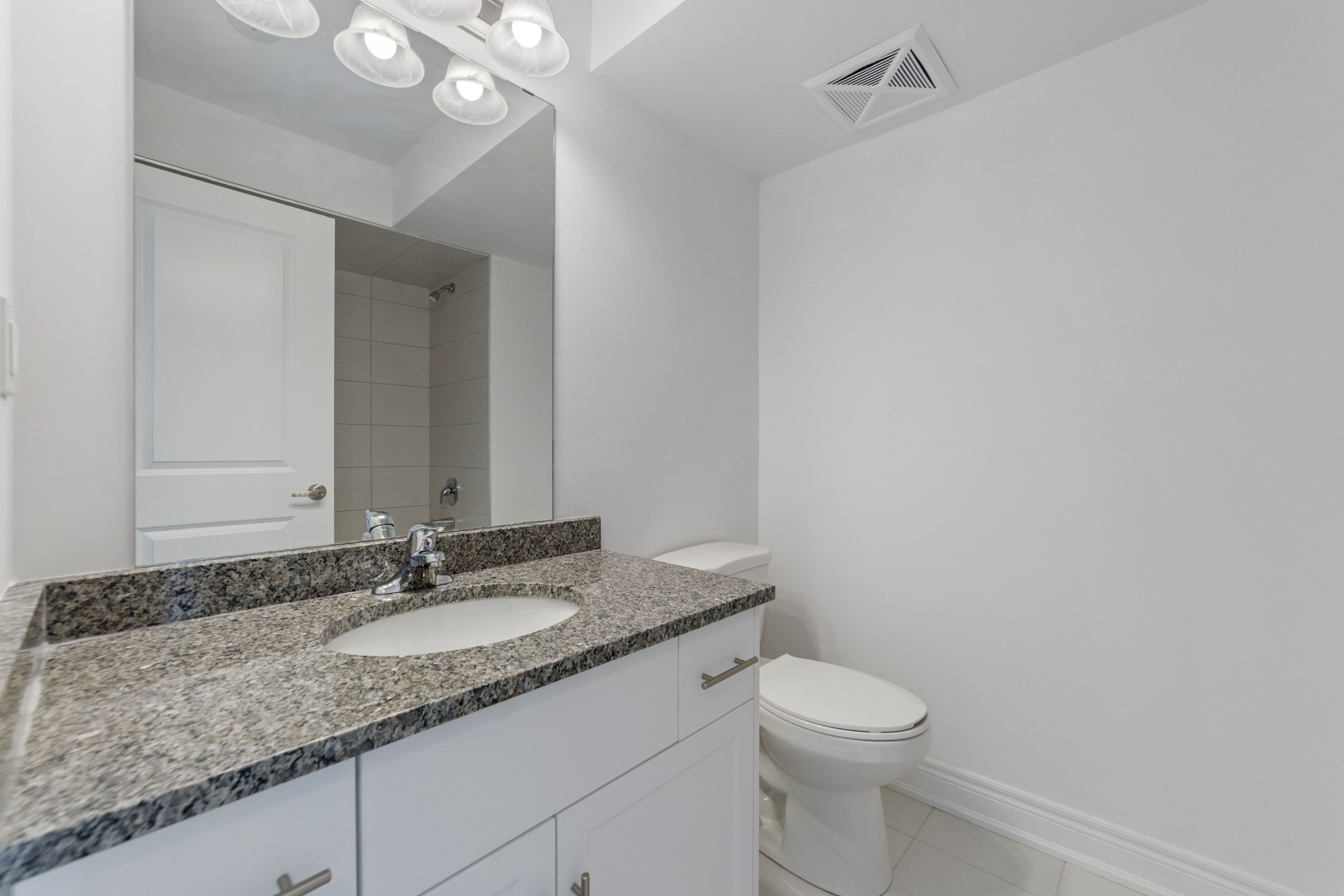 2140 Trafalgar Road 48, Oakville, ON L6H 8A5