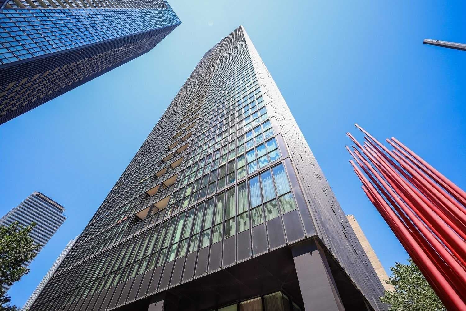 110 Charles Street E 3805, Toronto C08, ON M4Y 1T5