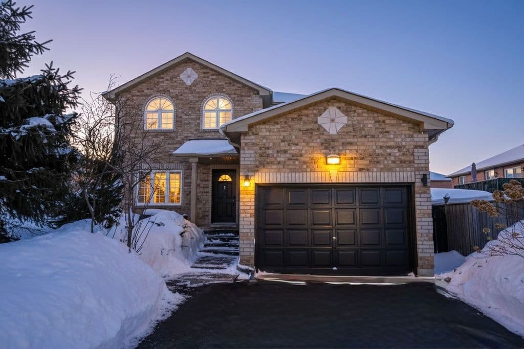 5 Claire Drive, Barrie, ON L4N 5X9