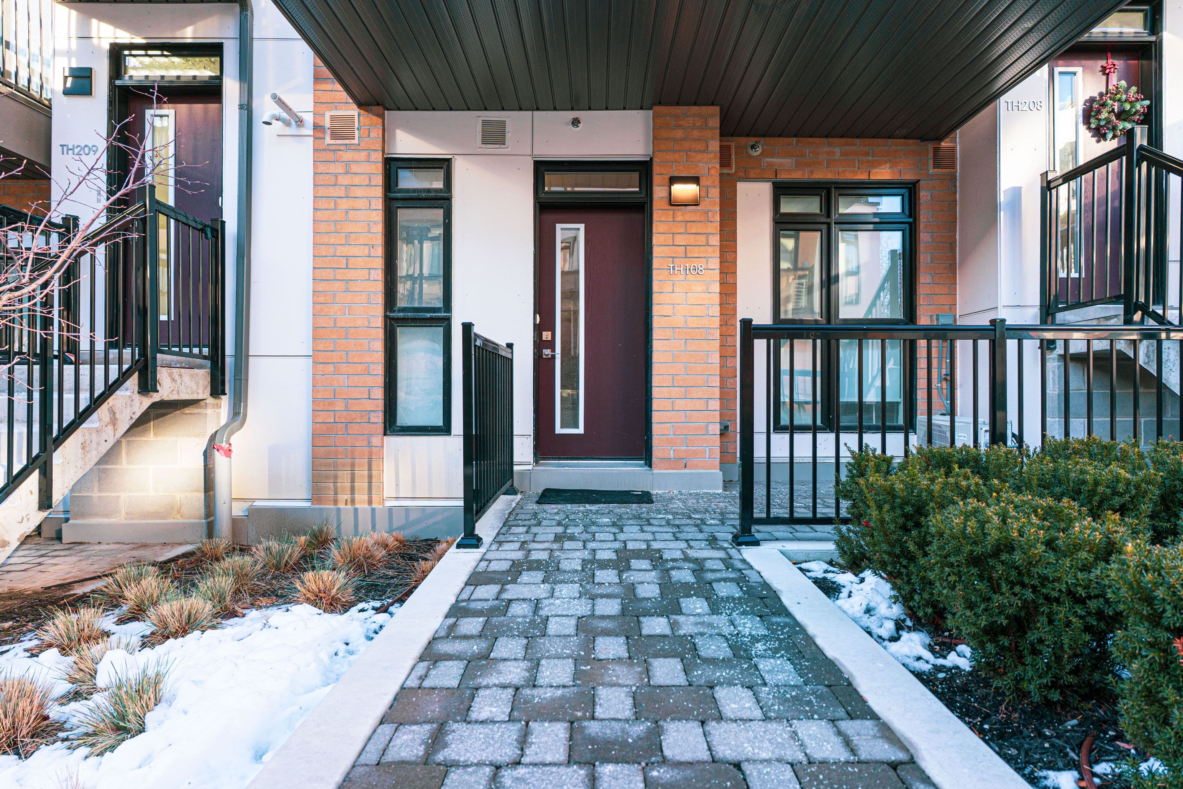 145 Canon Jackson Drive P108, Toronto W04, ON M6M 0E1