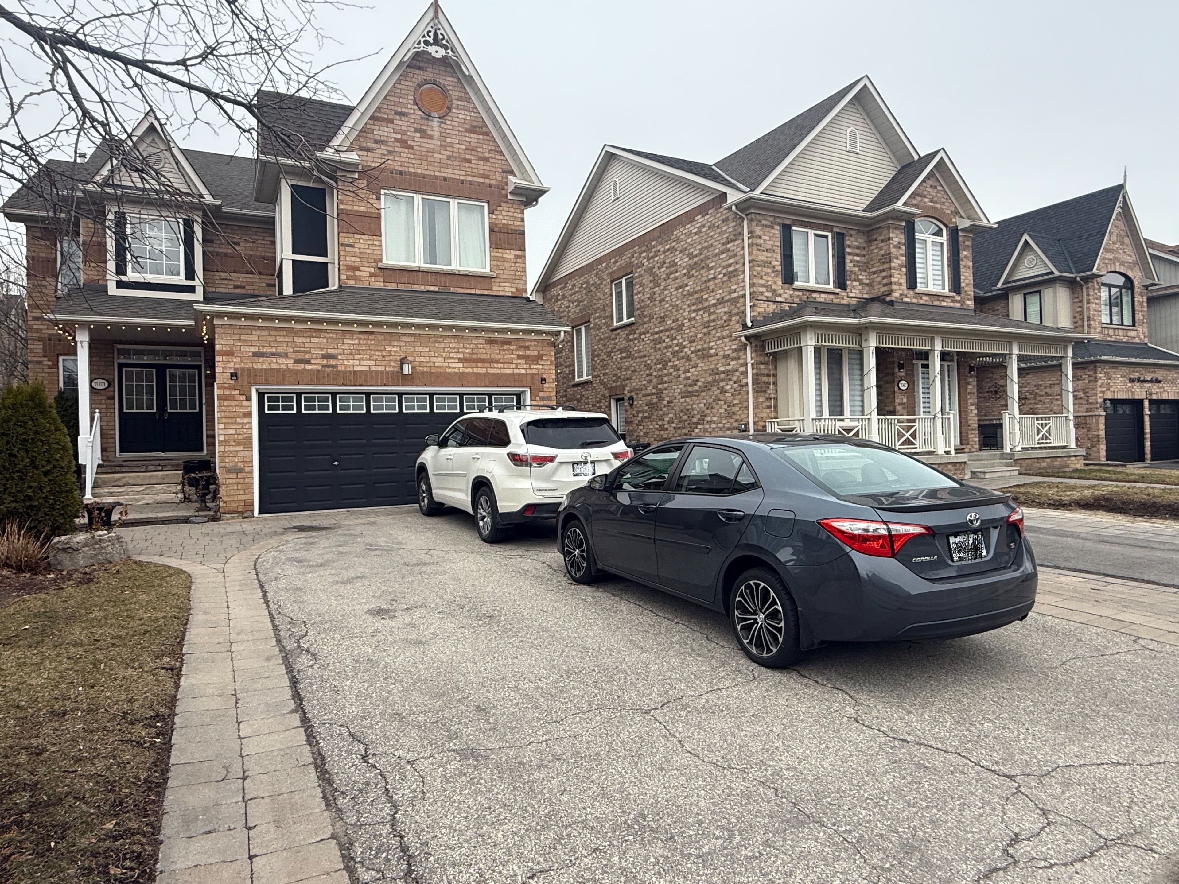 7071 Baskerville Run, Mississauga, ON L5W 1A3