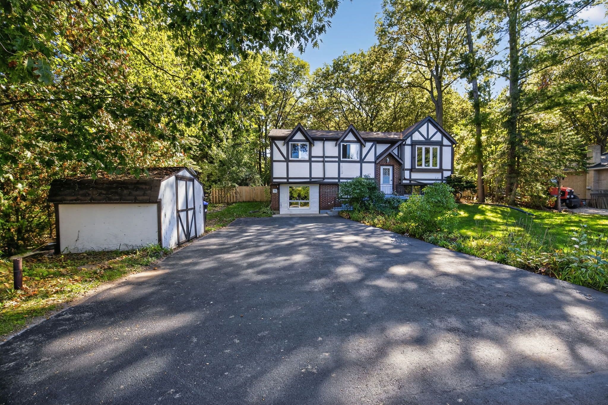 203 KNOX Road W, Wasaga Beach, ON L9Z 2A7