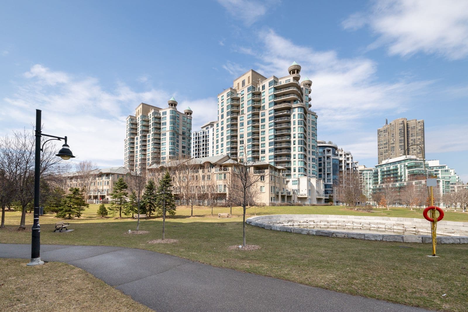 2111 Lake Shore Boulevard W 705, Toronto W06, ON M8V 4B2