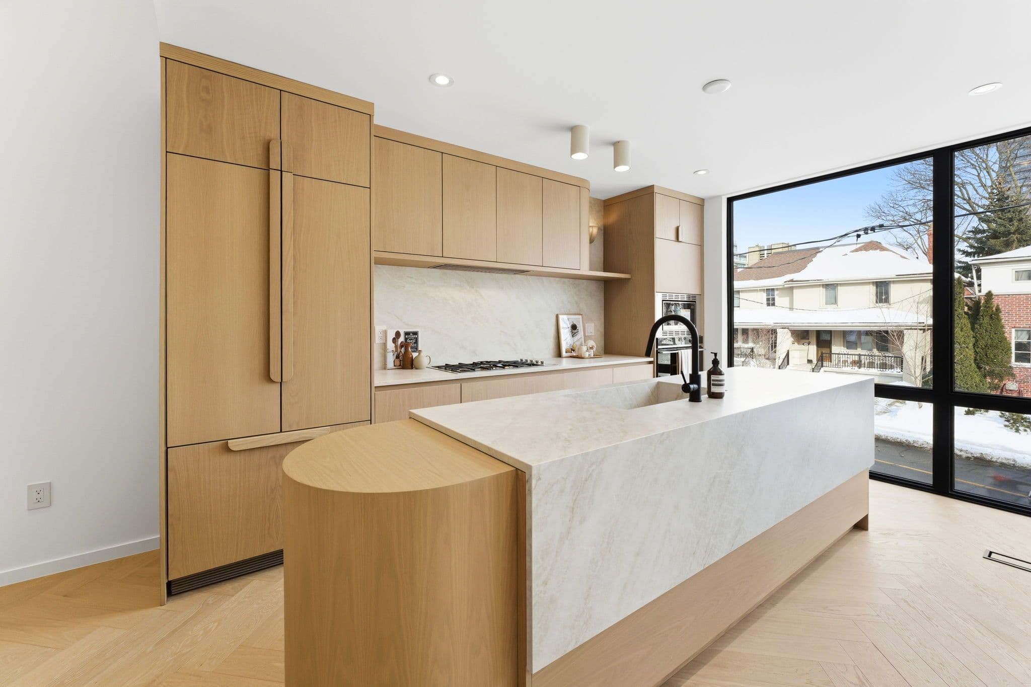 532 Duplex Avenue, Toronto C03, ON M4R 1E6