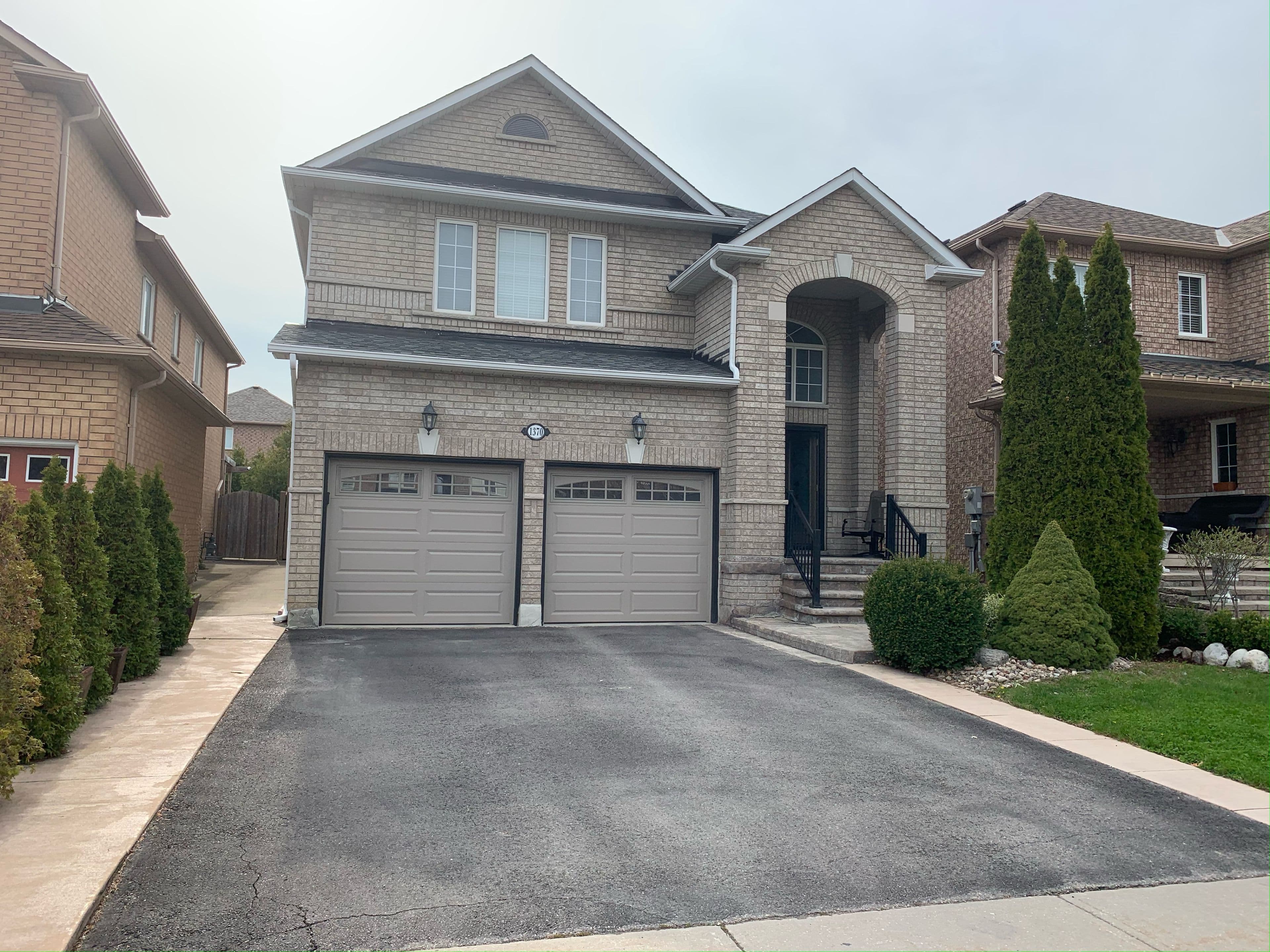 1370 Clarence Street, Vaughan, ON L4H 1M7