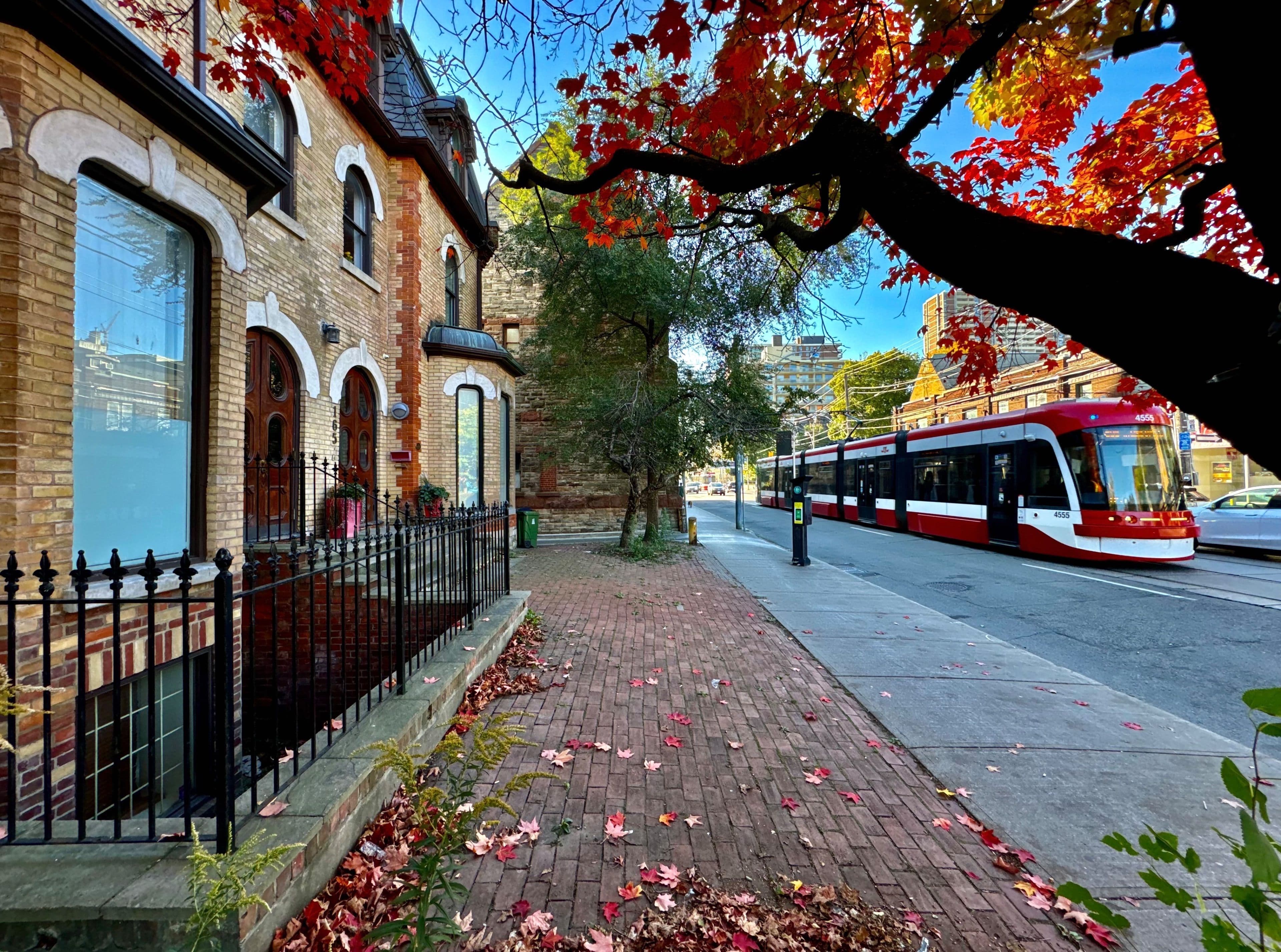 167 Carlton Street, Toronto C08, ON M5A 2K3