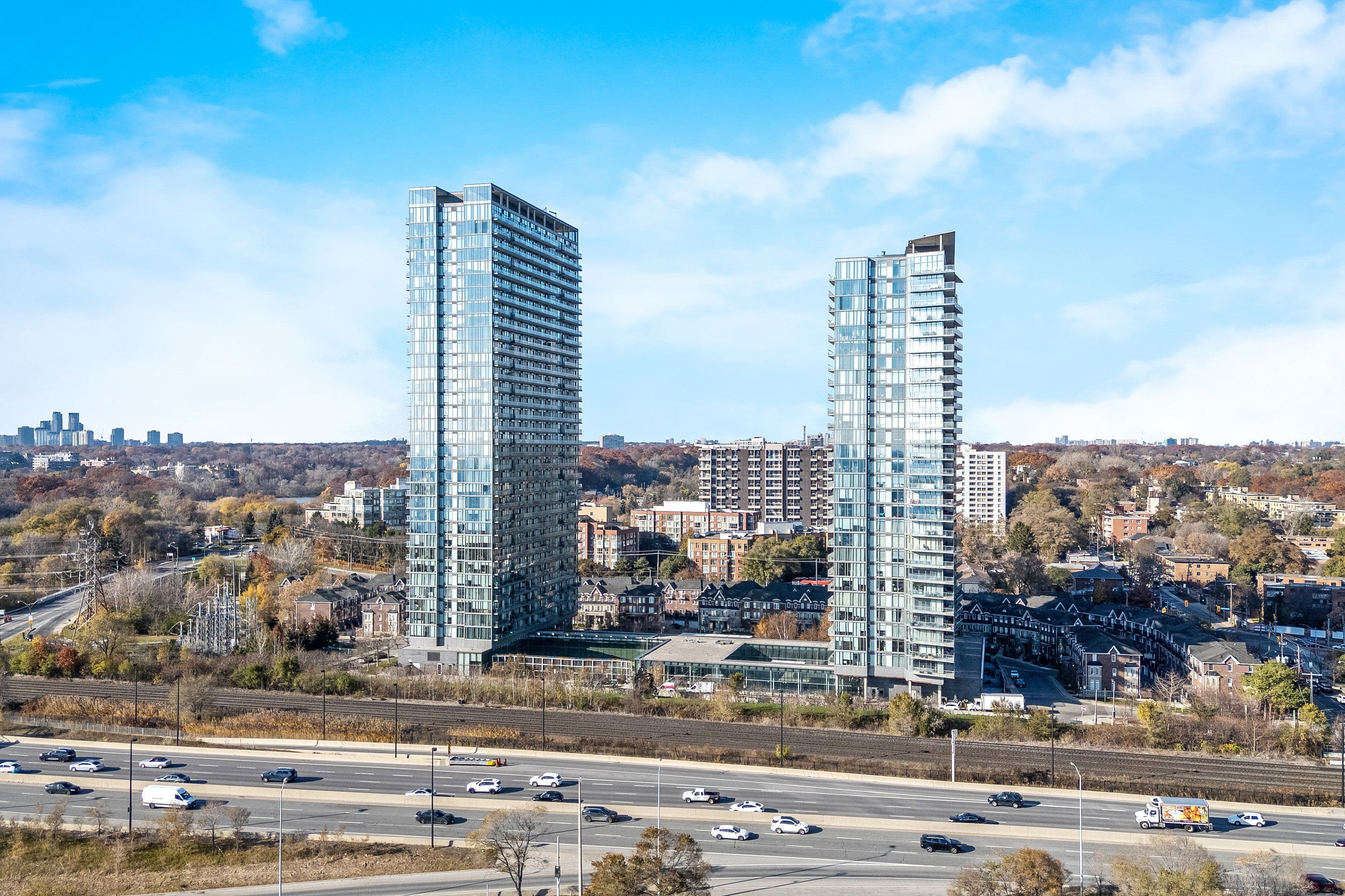 105 The Queensway Avenue 1601, Toronto W01, ON M6S 5B5