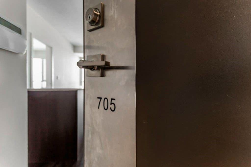 2087 Fairview Street 705, Burlington, ON L7N 2R1