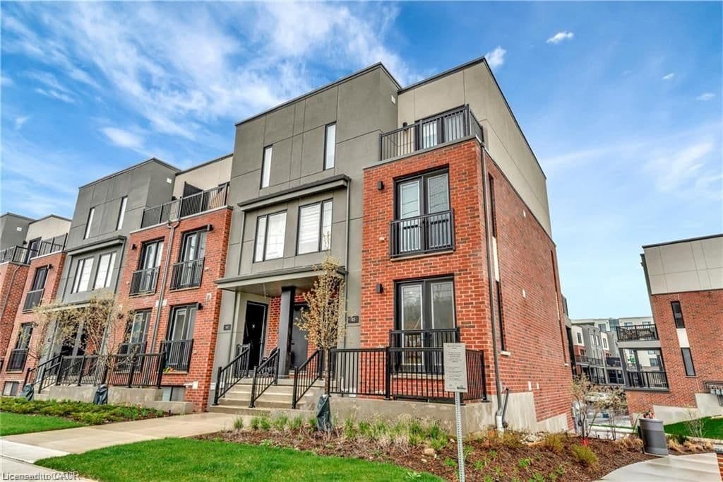 99 Roger Street 45, Waterloo, ON N2J 0G1