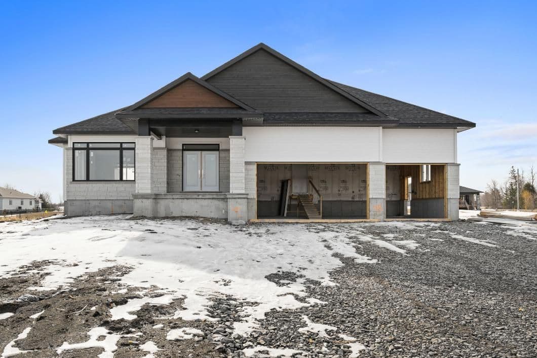 79 Hogan Drive, McNab/Braeside, ON K7S 0L1