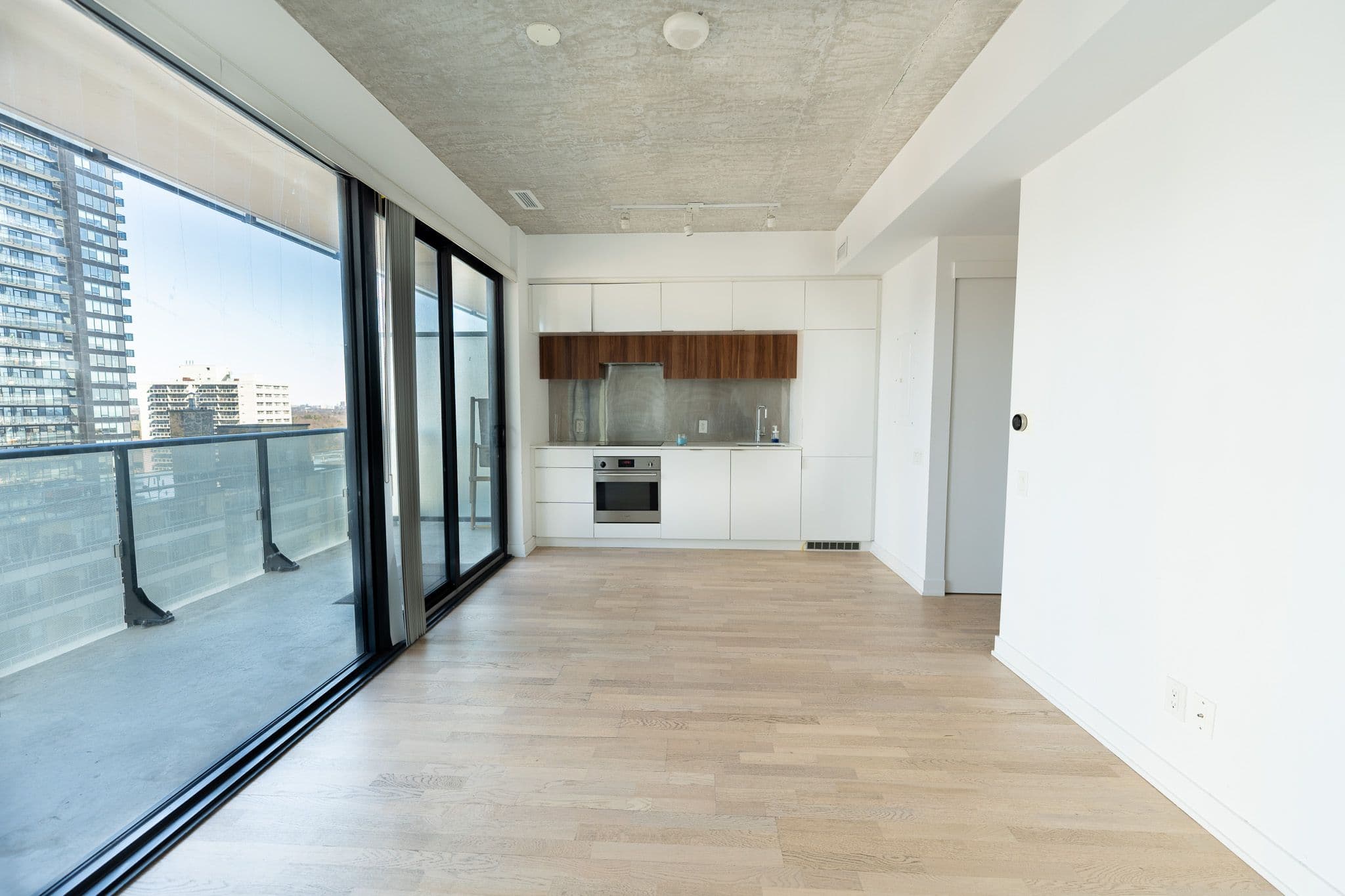 185 Roehampton Avenue 1204, Toronto C10, ON M4P 0C6