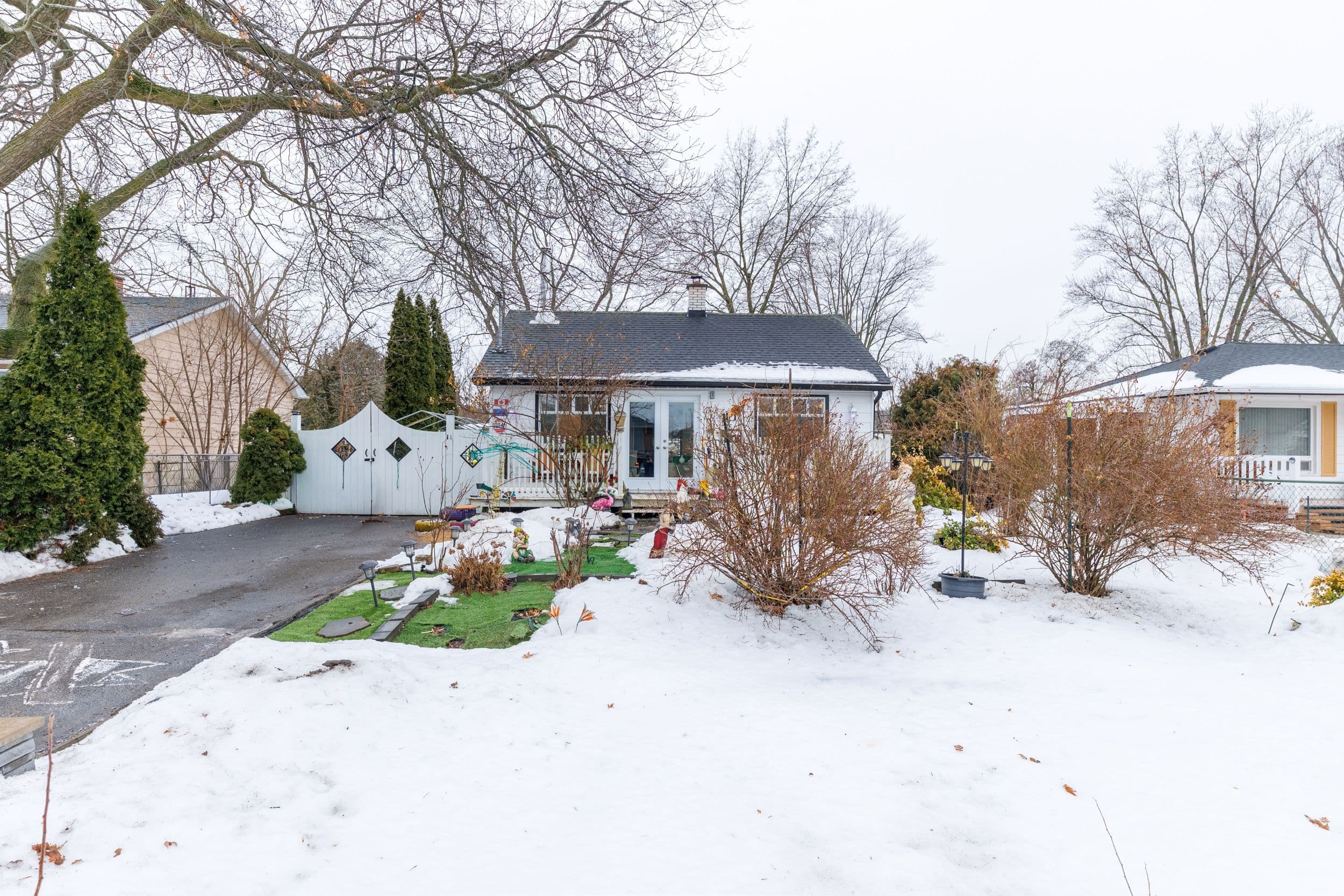 7 Vera Street, St. Catharines, ON L2S 1C3