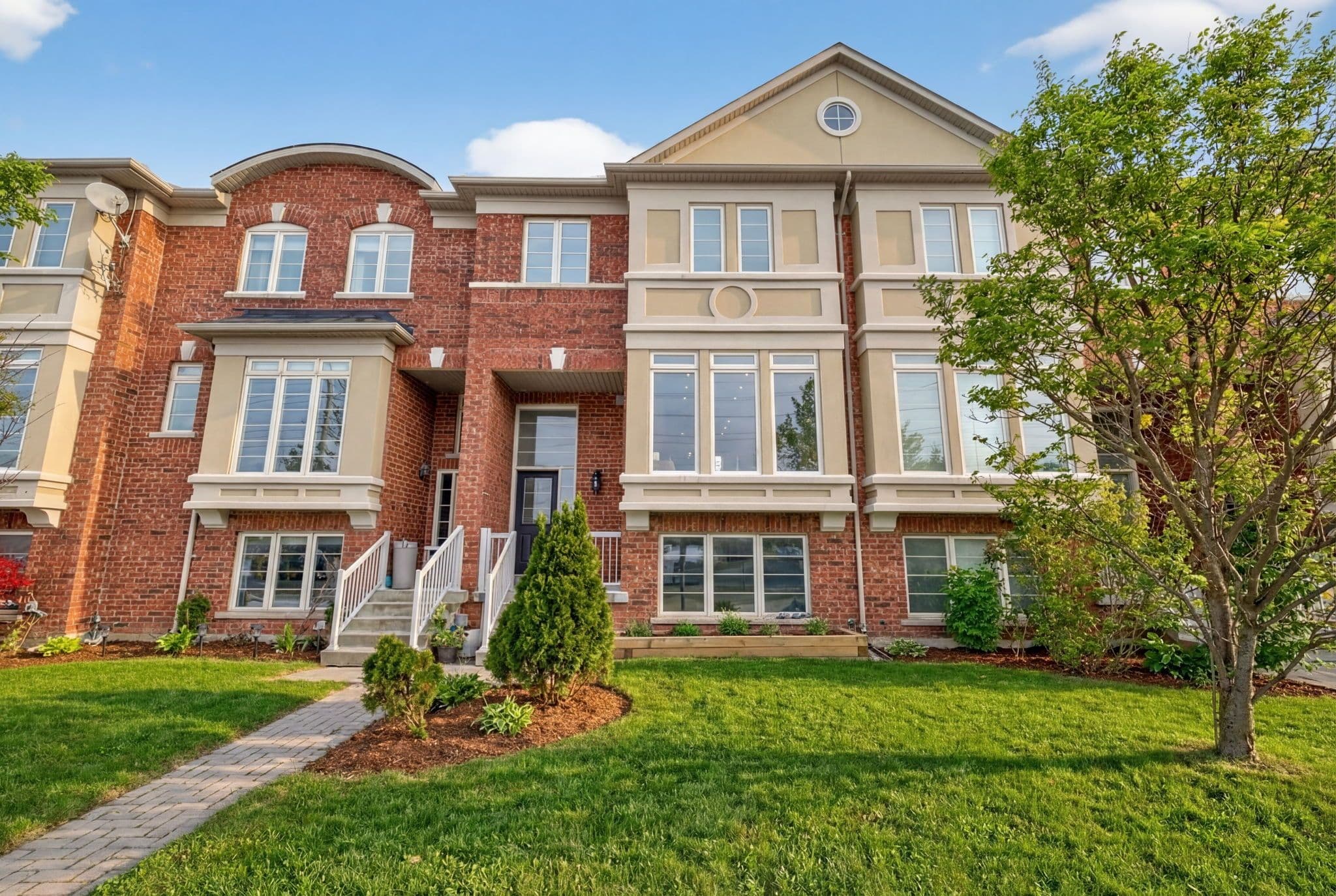 193 Zokol Drive, Aurora, ON L4G 0B8