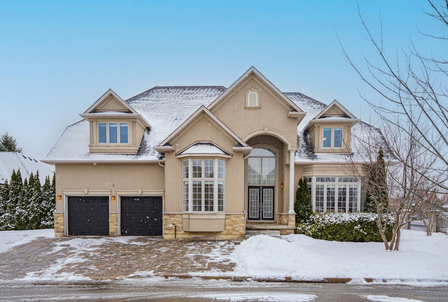 4 Berkshire Place, Hamilton, ON L9K 0A9